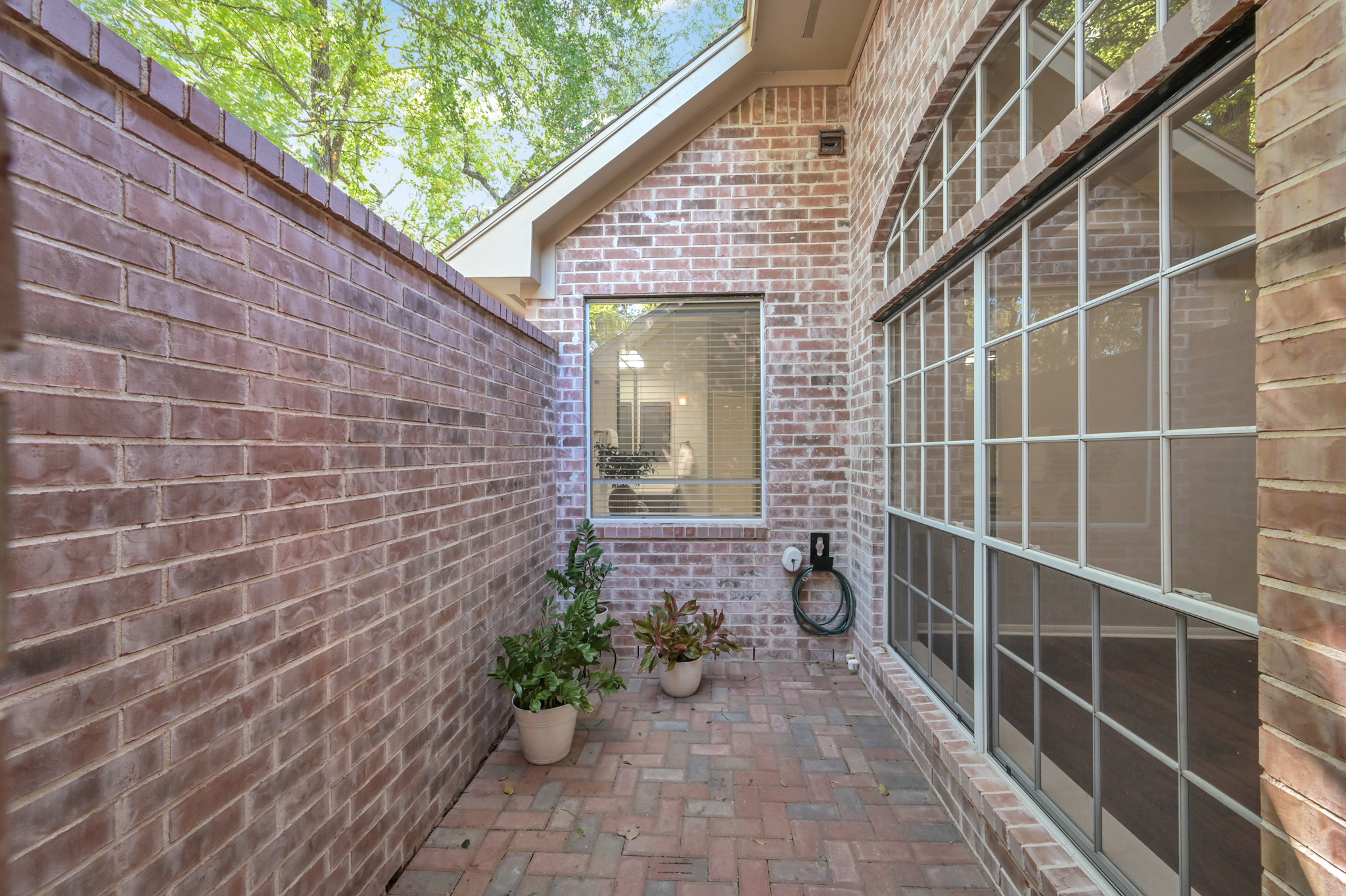 The Woodlands, Texas, 77381, United States, 3 Bedrooms Bedrooms, ,3 BathroomsBathrooms,Residential,For Sale,1987083