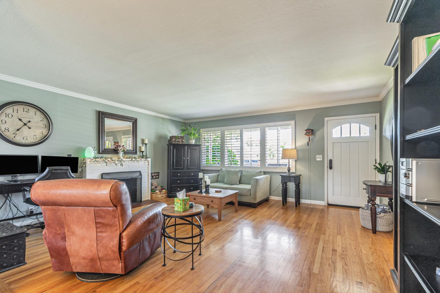 Santa Clara, California, 95050, United States, 3 Bedrooms Bedrooms, ,2 BathroomsBathrooms,Residential,For Sale,1942151