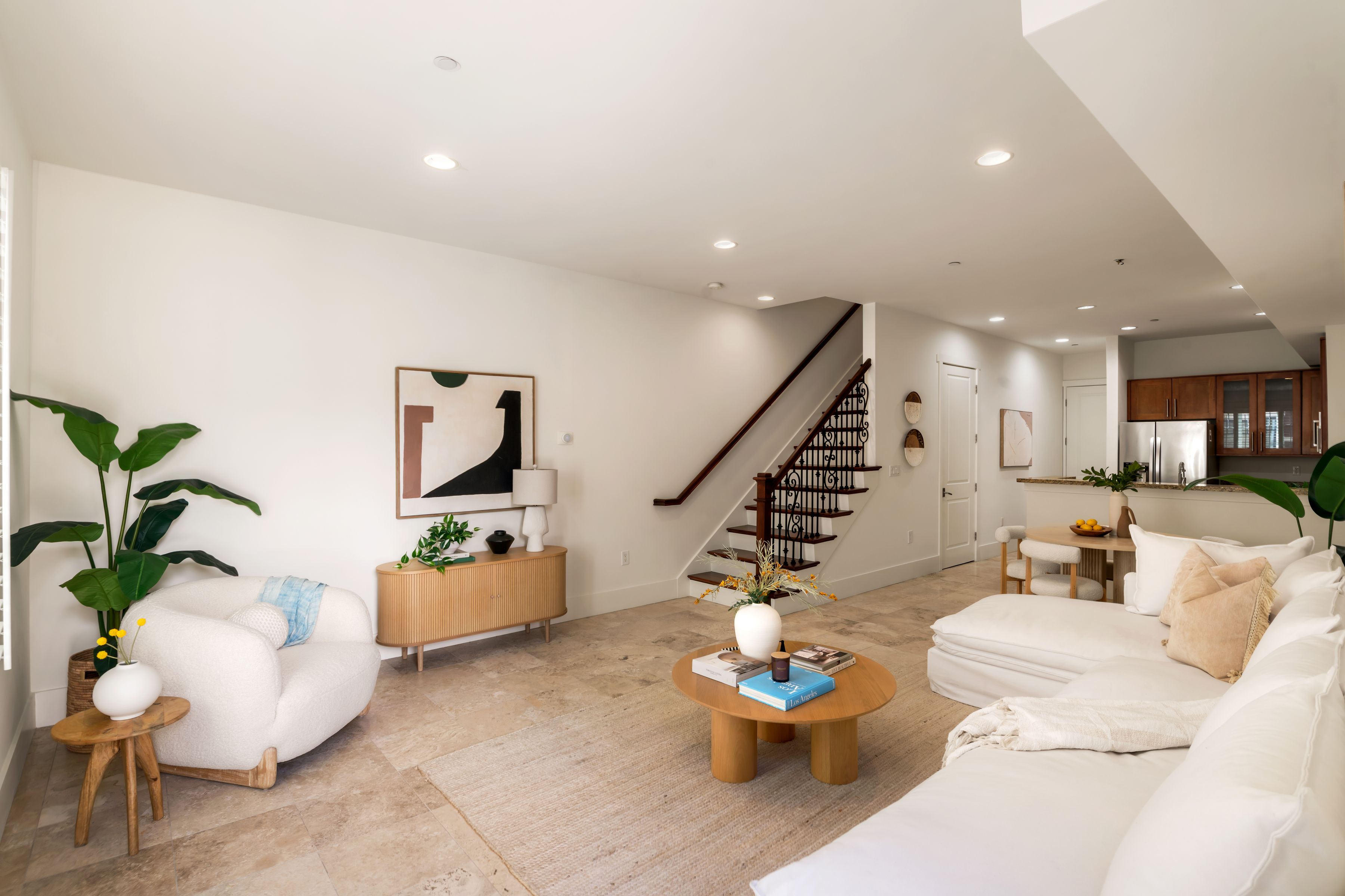  2020 Holly Drive #3 - 物件實景