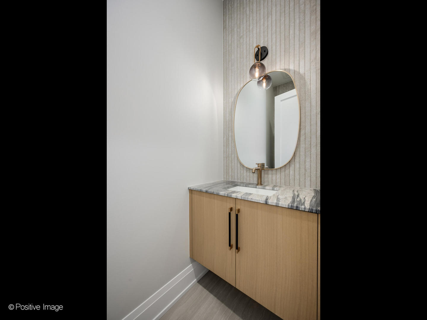 Wilmette, Illinois, 60091, United States, 5 Bedrooms Bedrooms, ,6 BathroomsBathrooms,Residential,For Sale,1987581