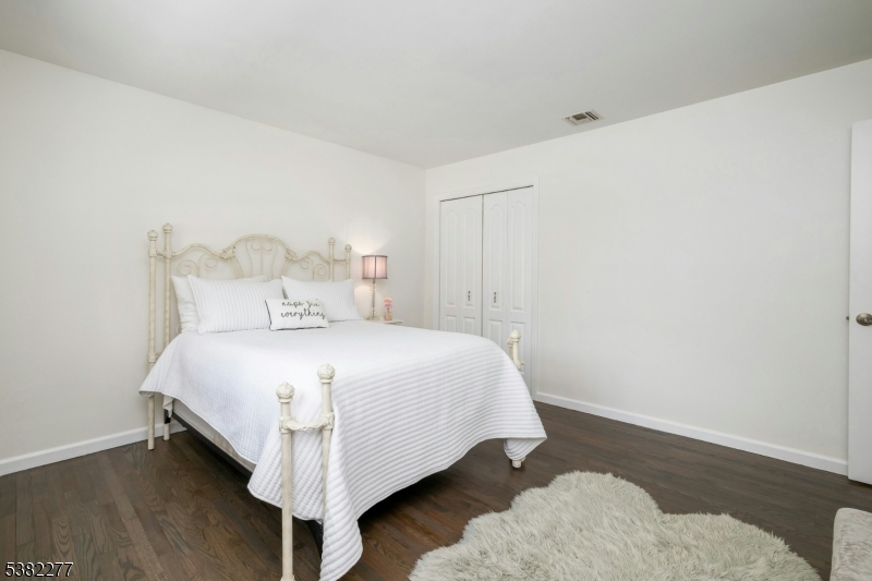 Springfield Twp., New Jersey, 07081, United States, 4 Bedrooms Bedrooms, ,3 BathroomsBathrooms,Residential,For Sale,1938892