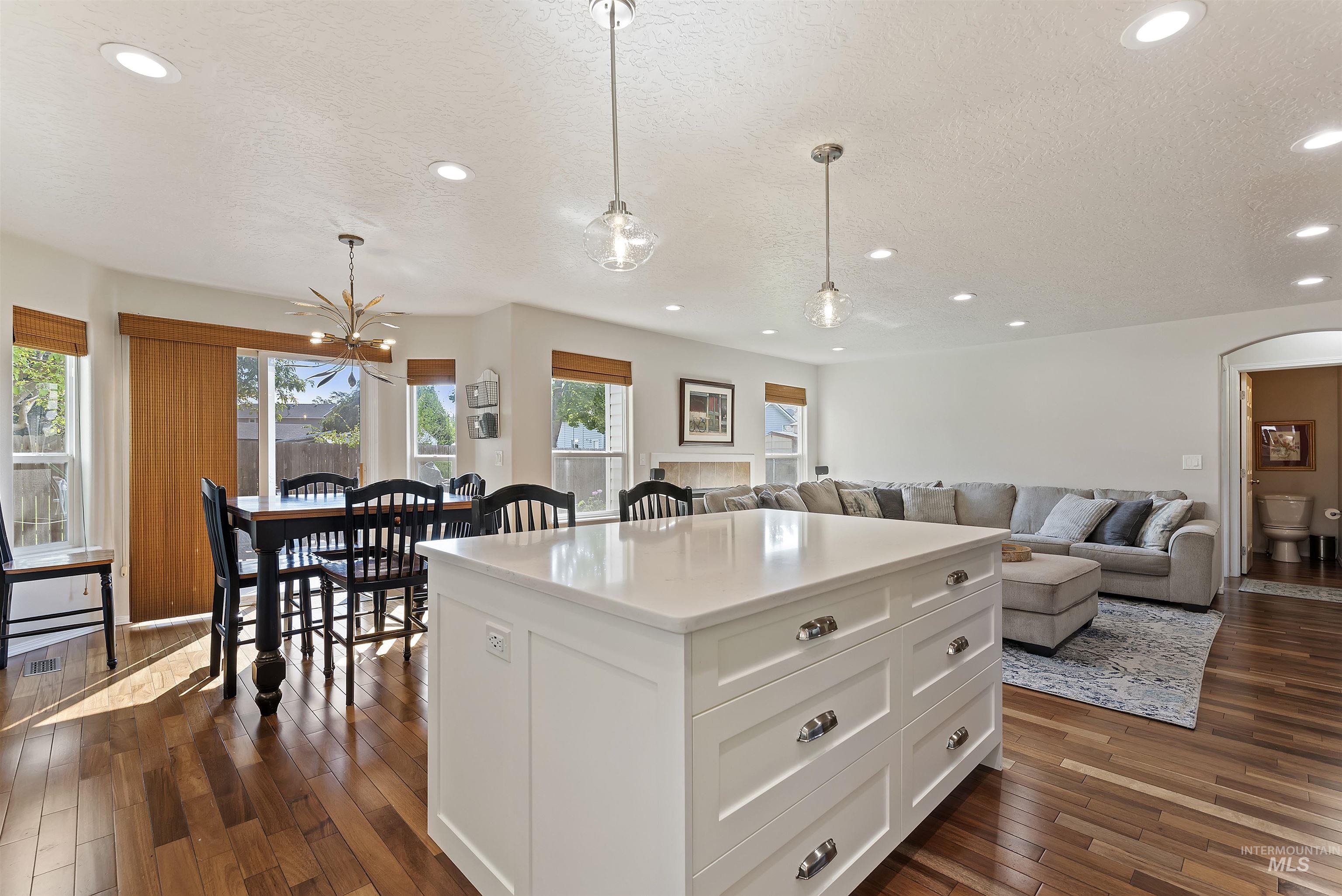 Meridian, Idaho, 83642-7897, United States, 4 Bedrooms Bedrooms, ,Residential,For Sale,1934676