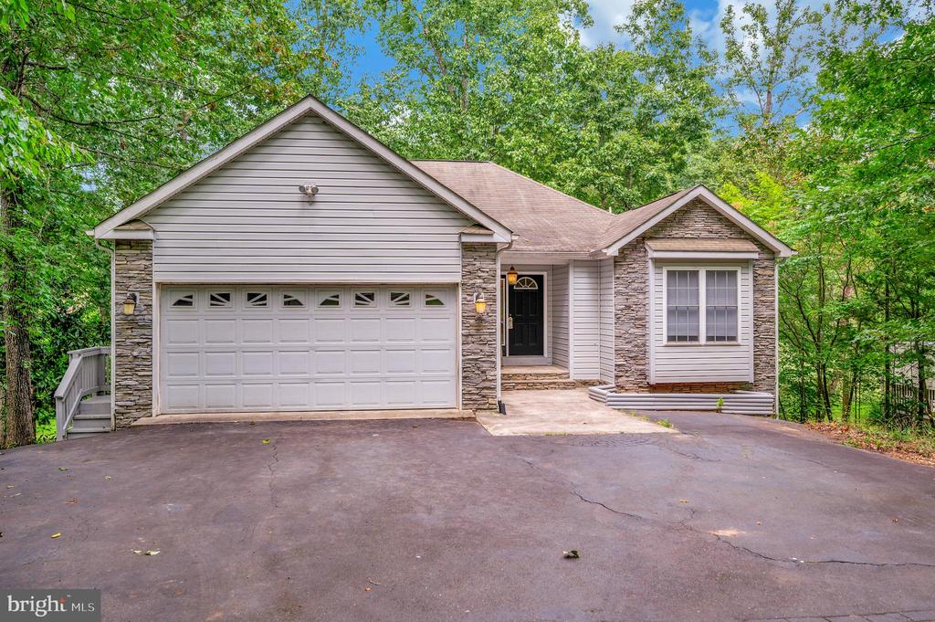 Locust Grove, Virginia, 22508, United States, 4 Bedrooms Bedrooms, ,3 BathroomsBathrooms,Residential,For Sale,1976056