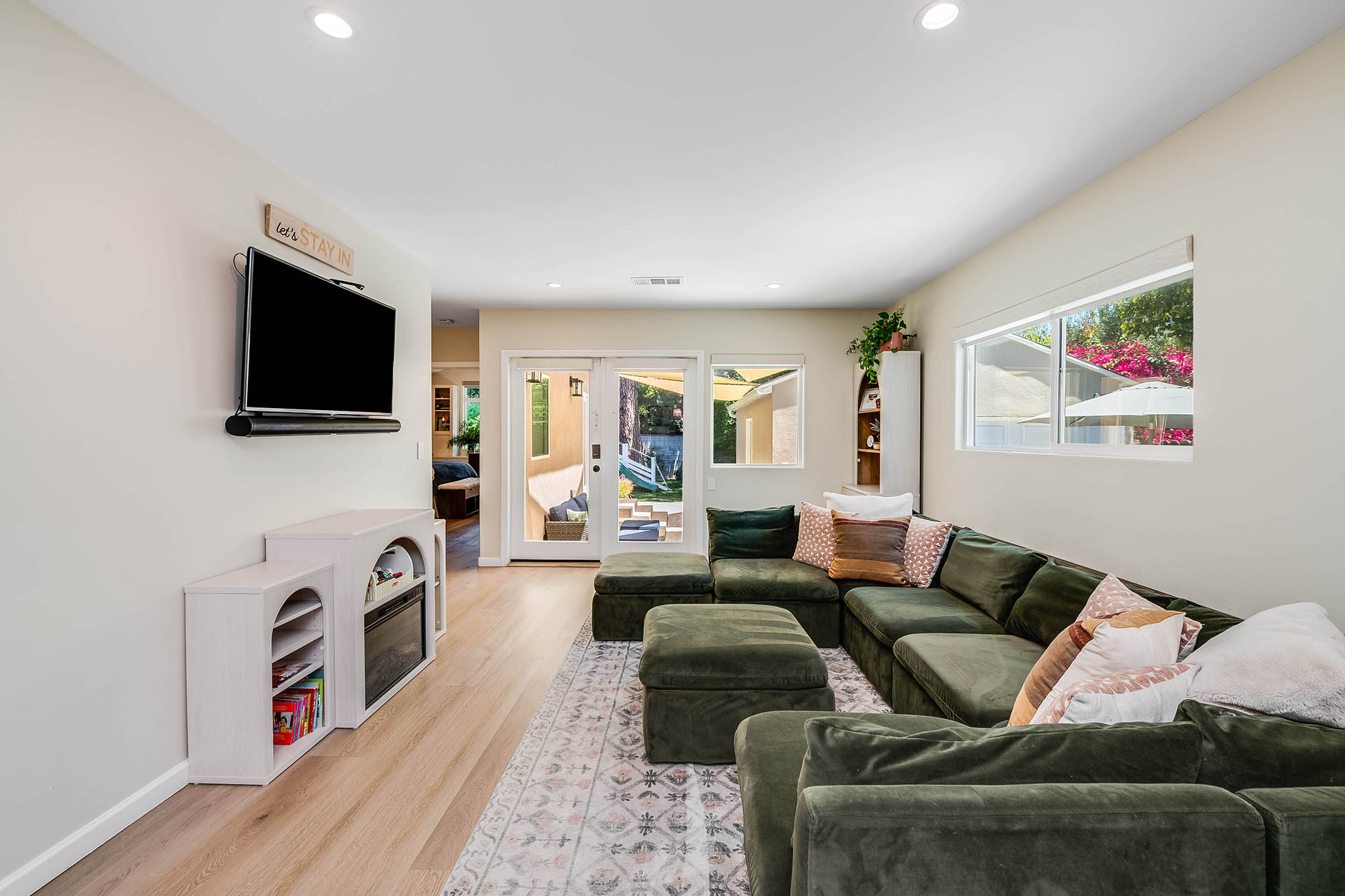  5320 Irvine Avenue - 物件實景