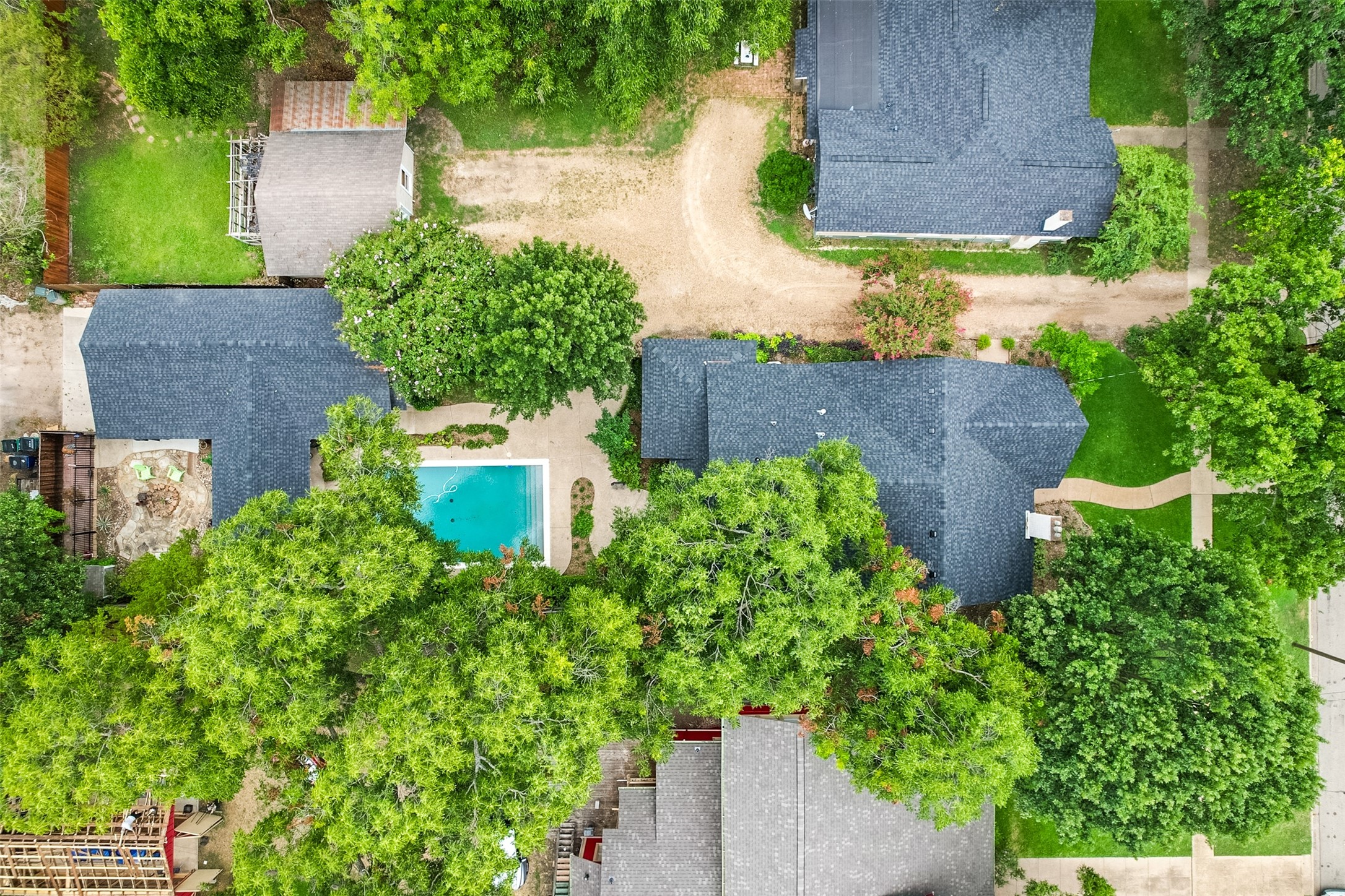 Waxahachie, Texas, 75165, United States, 5 Bedrooms Bedrooms, ,4 BathroomsBathrooms,Residential,For Sale,1940527