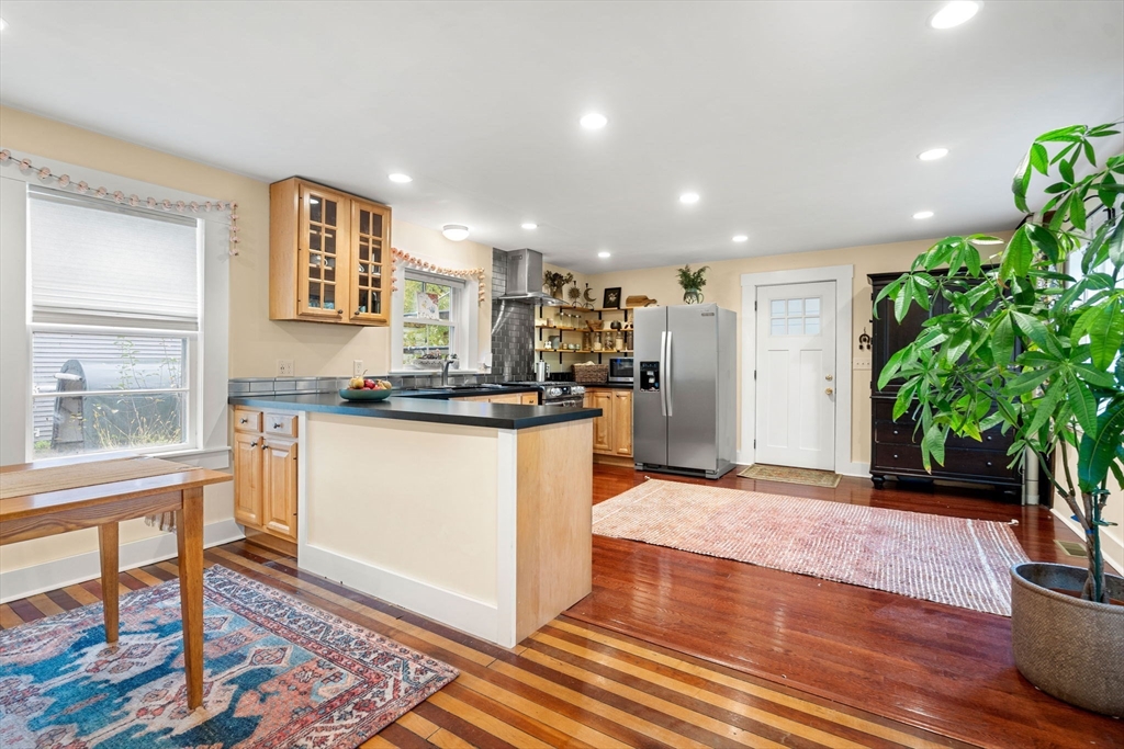 Merrimac, Massachusetts, 01860, United States, 4 Bedrooms Bedrooms, ,2 BathroomsBathrooms,Residential,For Sale,1988348