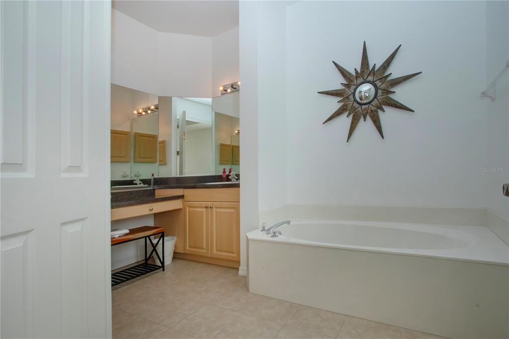 Ellenton, Florida, 34222, United States, 4 Bedrooms Bedrooms, ,3 BathroomsBathrooms,Residential,For Sale,1988008