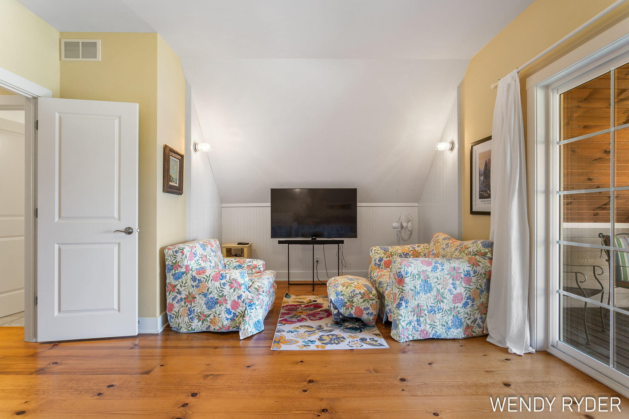 South Haven, Michigan, 49090, United States, 4 Bedrooms Bedrooms, ,4 BathroomsBathrooms,Residential,For Sale,1907418