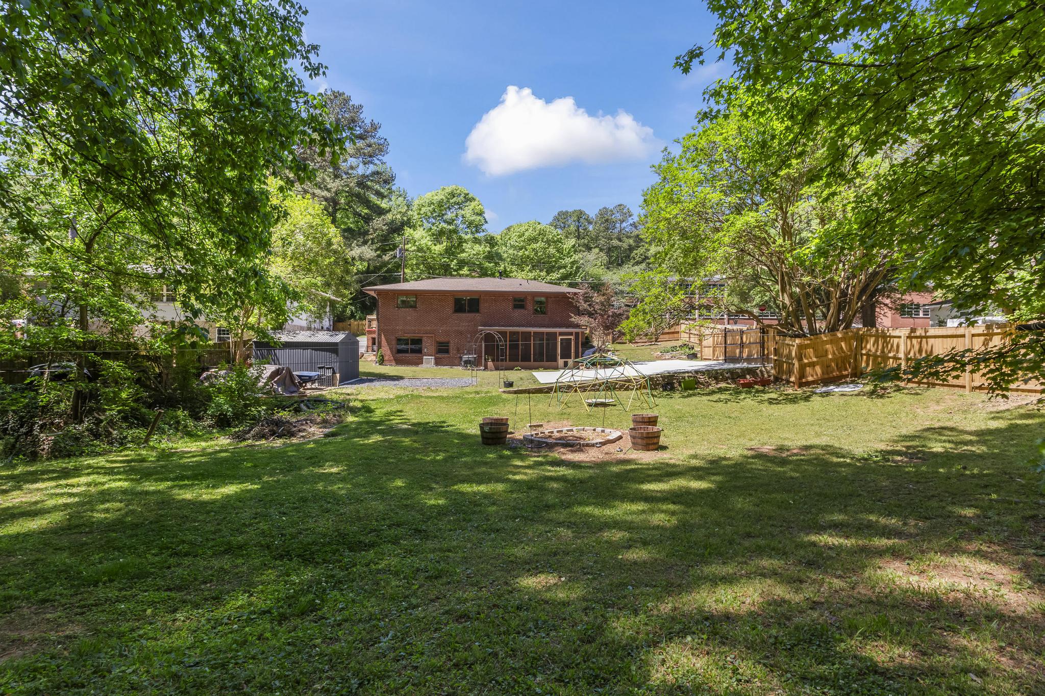  Thoughtfully Designed, Fully Renovated Home - 物件實景