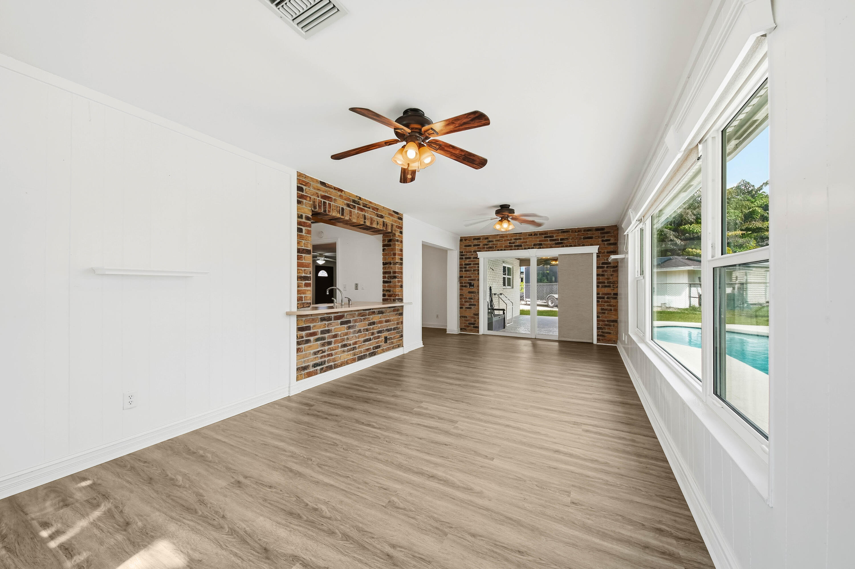 Royal Palm Beach, Florida, 33411, United States, 3 Bedrooms Bedrooms, ,3 BathroomsBathrooms,Residential,For Sale,1970121