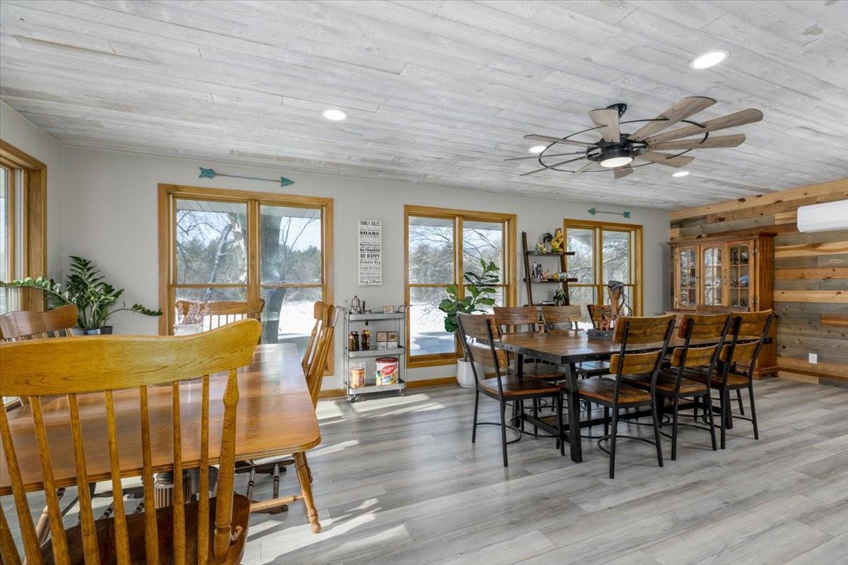 Pella, Iowa, 50219, United States, 3 Bedrooms Bedrooms, ,2 BathroomsBathrooms,Residential,For Sale,2002489