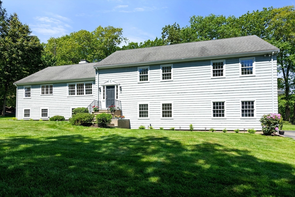 Weston, Massachusetts, 02493, United States, 4 Bedrooms Bedrooms, ,3 BathroomsBathrooms,Residential,For Sale,1838701