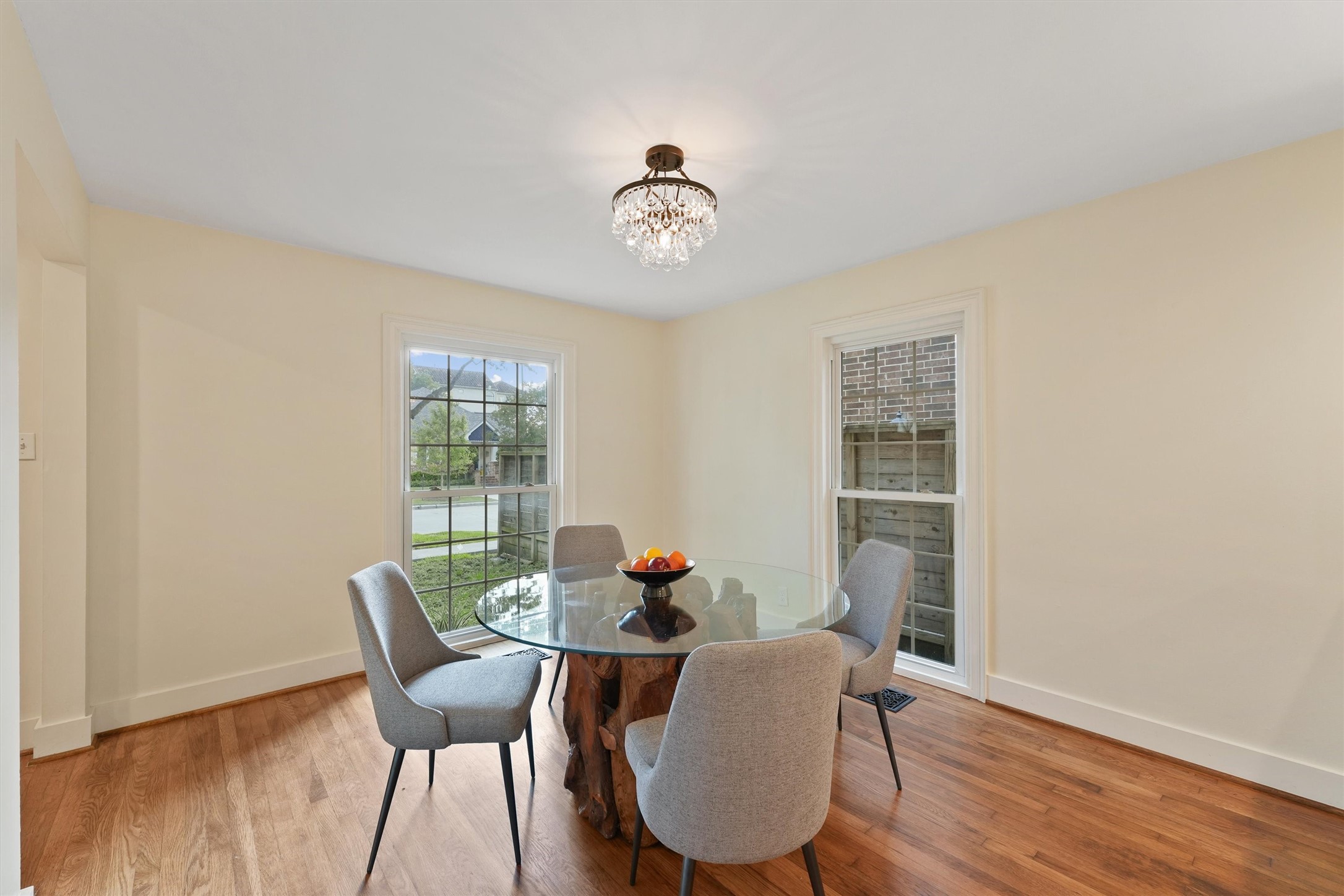 Houston, Texas, 77098, United States, 4 Bedrooms Bedrooms, ,3 BathroomsBathrooms,Residential,For Sale,1849848