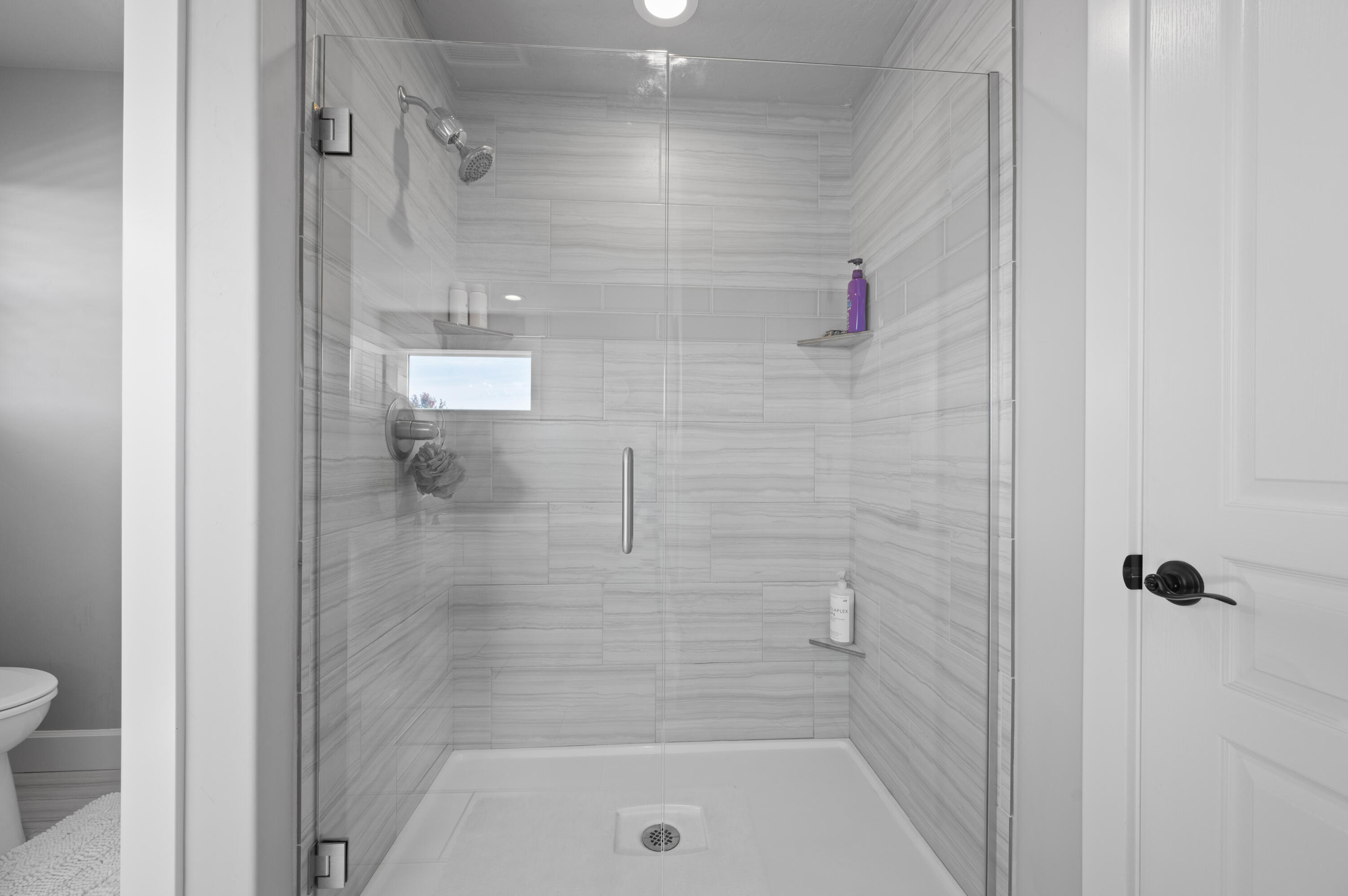 Redmond, Oregon, 97756, United States, 4 Bedrooms Bedrooms, ,3 BathroomsBathrooms,Residential,For Sale,1931371