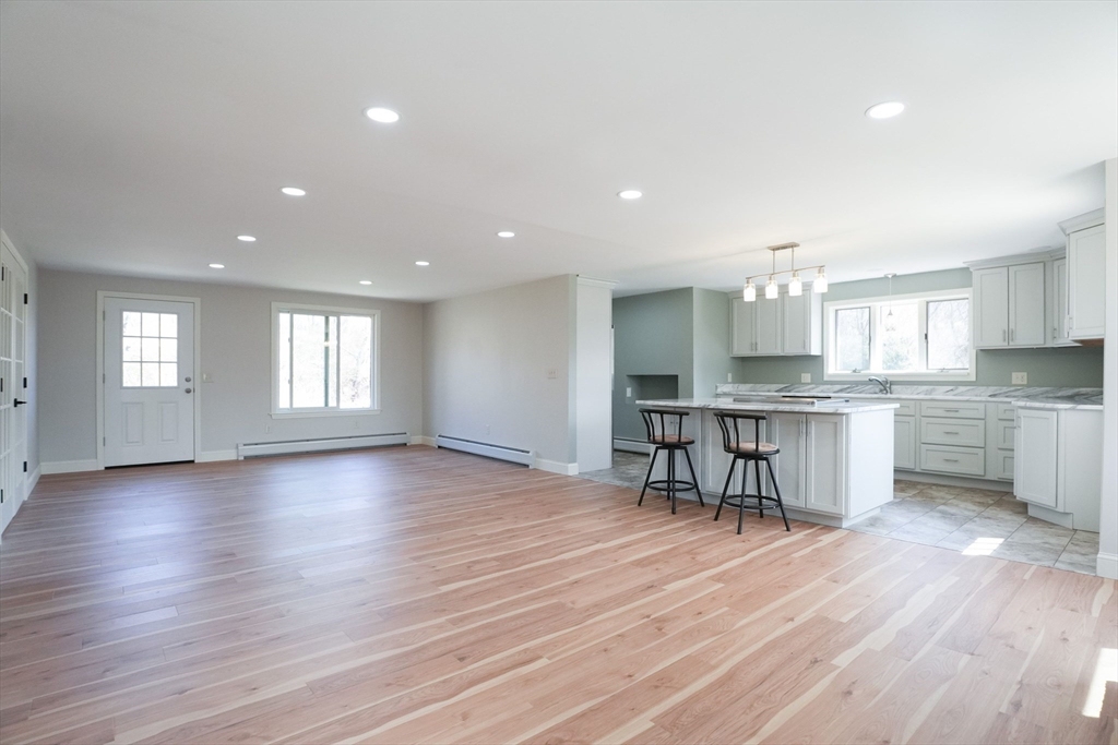 Brimfield, Massachusetts, 01010, United States, 4 Bedrooms Bedrooms, ,3 BathroomsBathrooms,Residential,For Sale,1928752