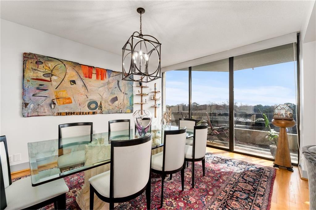 Atlanta, Georgia, 30305, United States, 2 Bedrooms Bedrooms, ,2 BathroomsBathrooms,Residential,For Sale,2002175