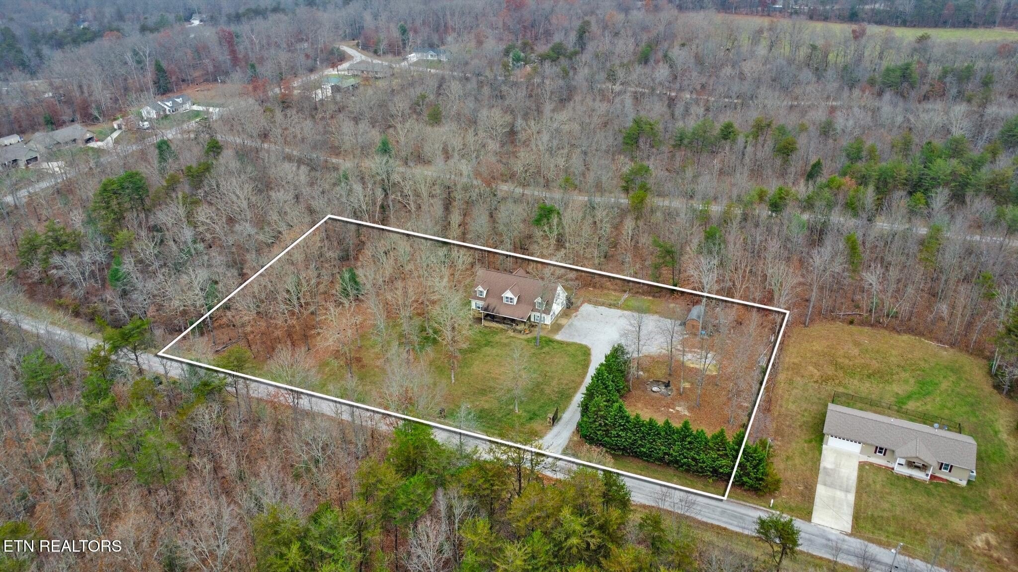 Crossville, Tennessee, 38572, United States, 2 Bedrooms Bedrooms, ,3 BathroomsBathrooms,Residential,For Sale,1998694