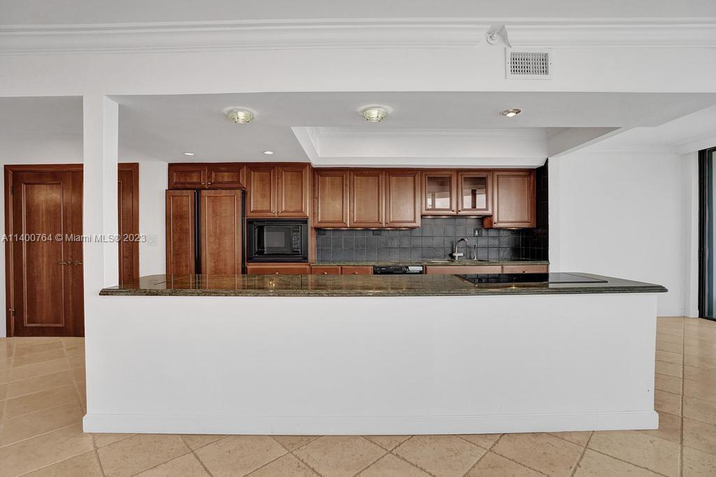 19667 Turnberry Way Unit 26B, Aventura, Florida, 33180, United States, 2 Bedrooms Bedrooms, ,2 BathroomsBathrooms,Residential,For Sale,19667 Turnberry Way Unit 26B,1612538