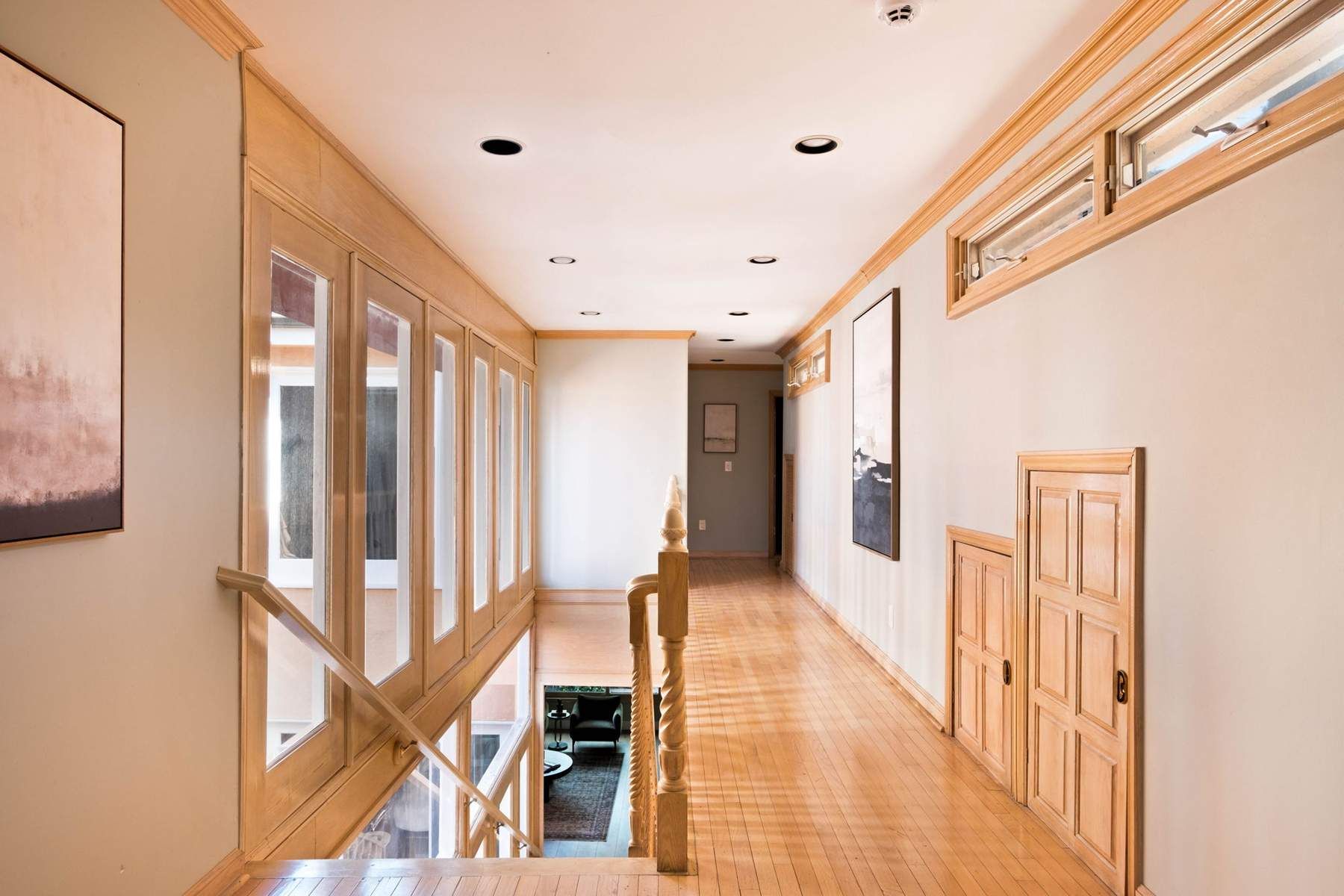  2103  N Hobart Blvd - 物件實景