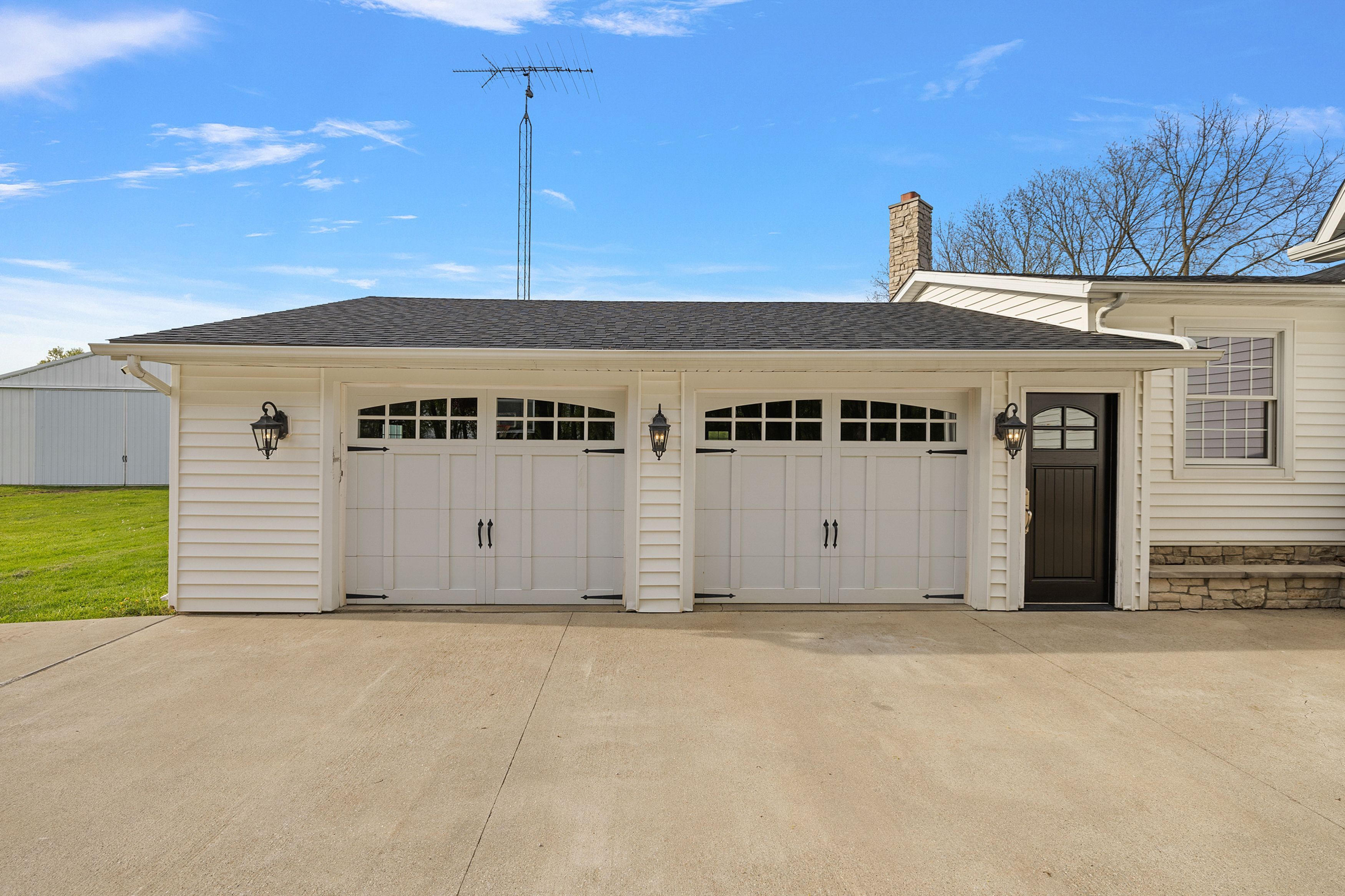 Lapeer, Michigan, 48446, United States, 3 Bedrooms Bedrooms, ,3 BathroomsBathrooms,Residential,For Sale,1807145