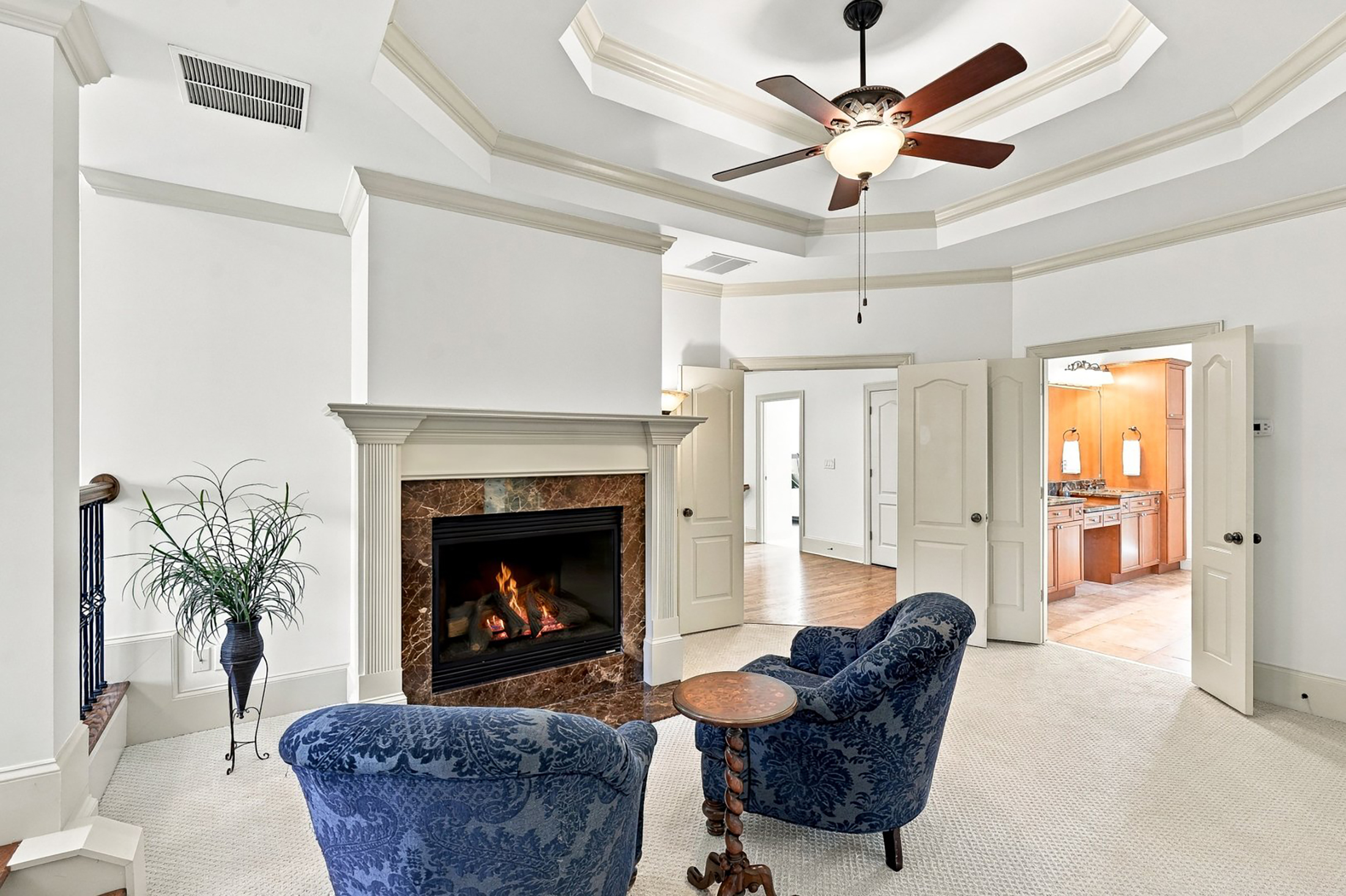  Exceptional Custom-Built Home with Theater, Full Bar and Private Gym - 物件實景