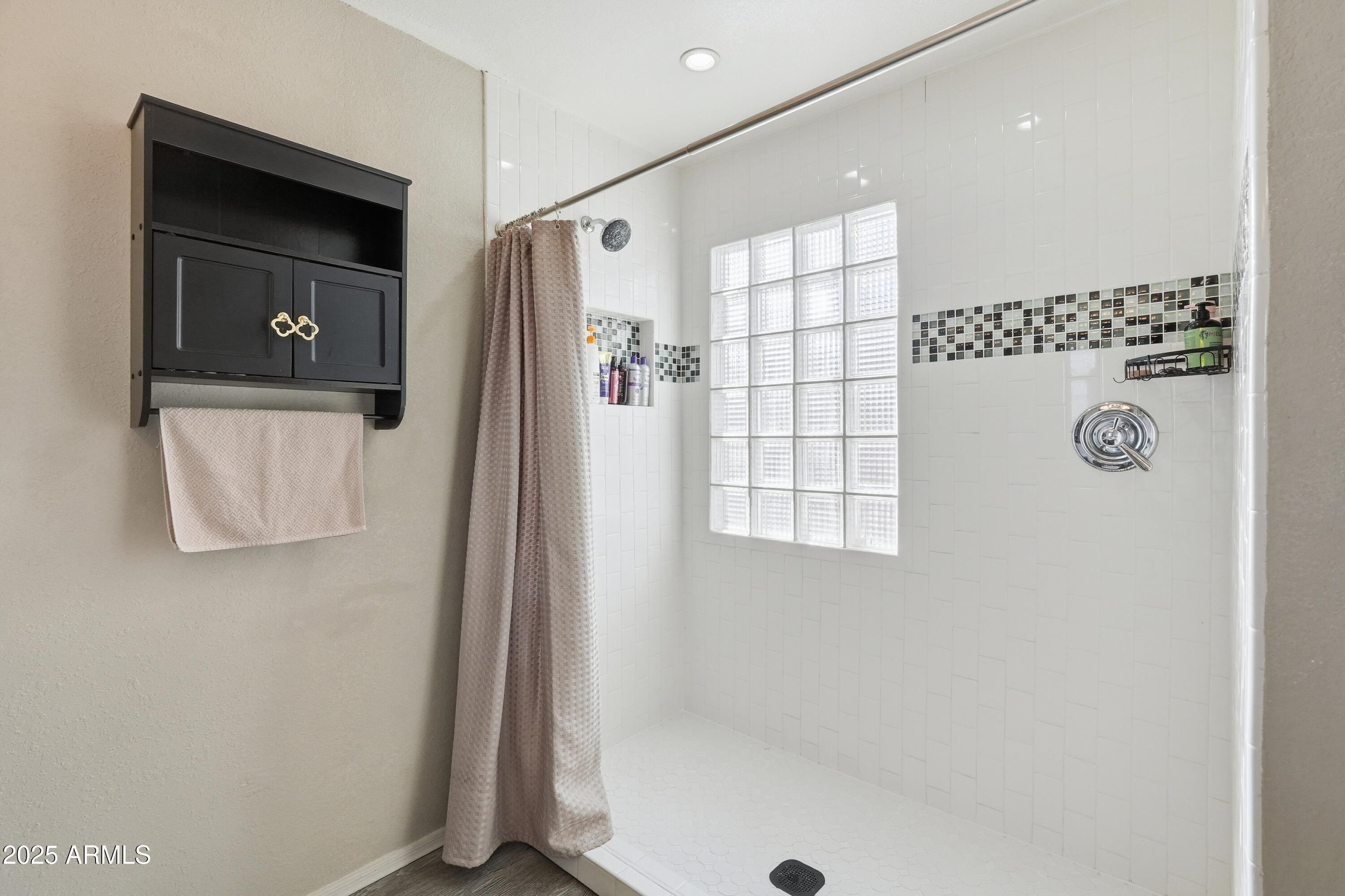 Gilbert, Arizona, 85234, United States, 4 Bedrooms Bedrooms, ,3 BathroomsBathrooms,Residential,For Sale,1997070