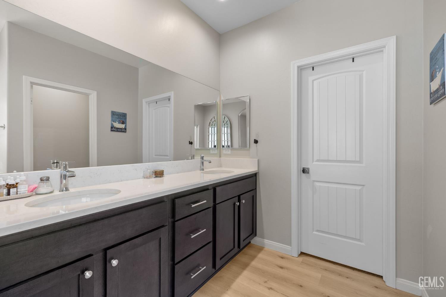 Bakersfield, California, 93314, United States, 5 Bedrooms Bedrooms, ,3 BathroomsBathrooms,Residential,For Sale,1821031