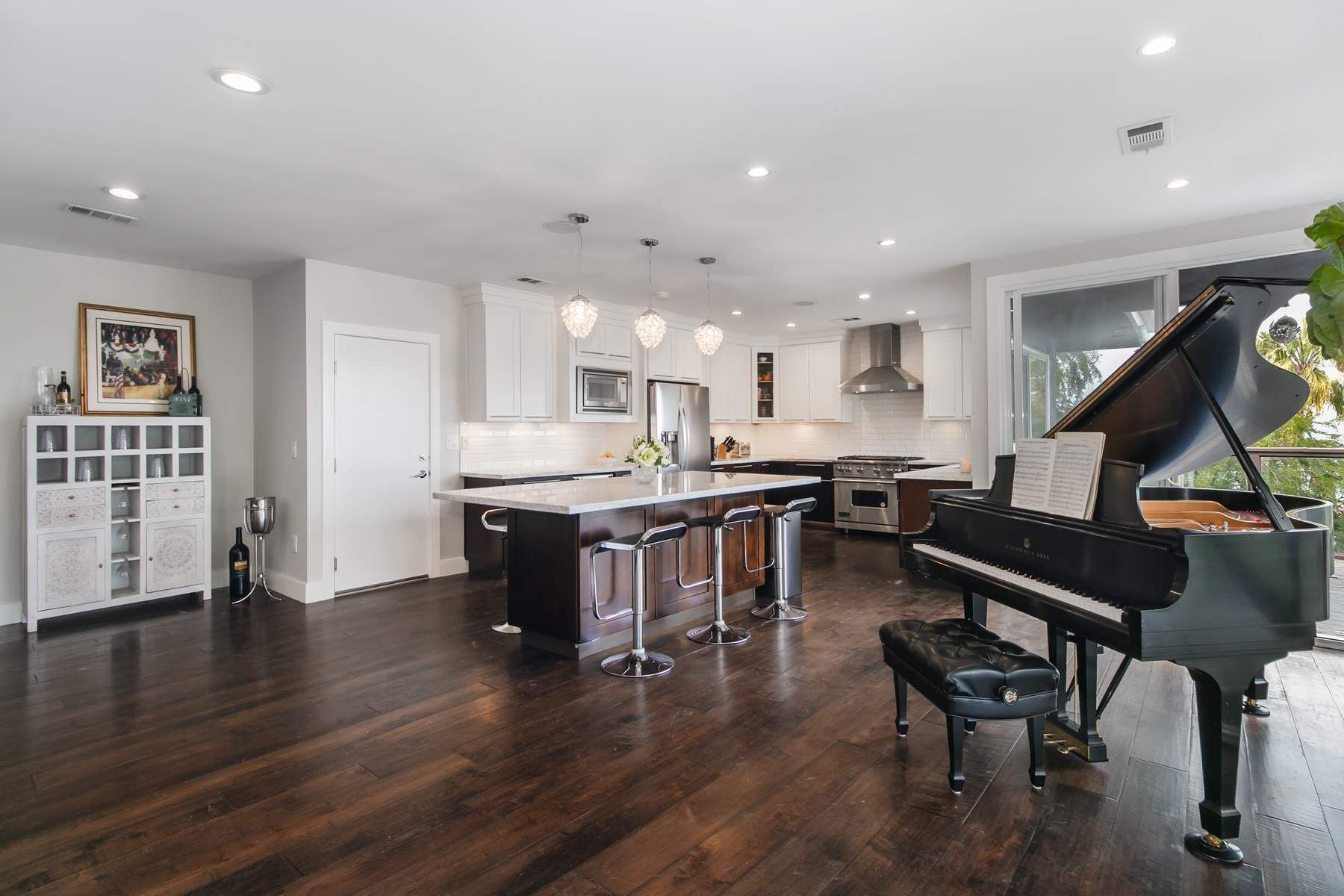  3200 Wrightwood Dr - 物件實景