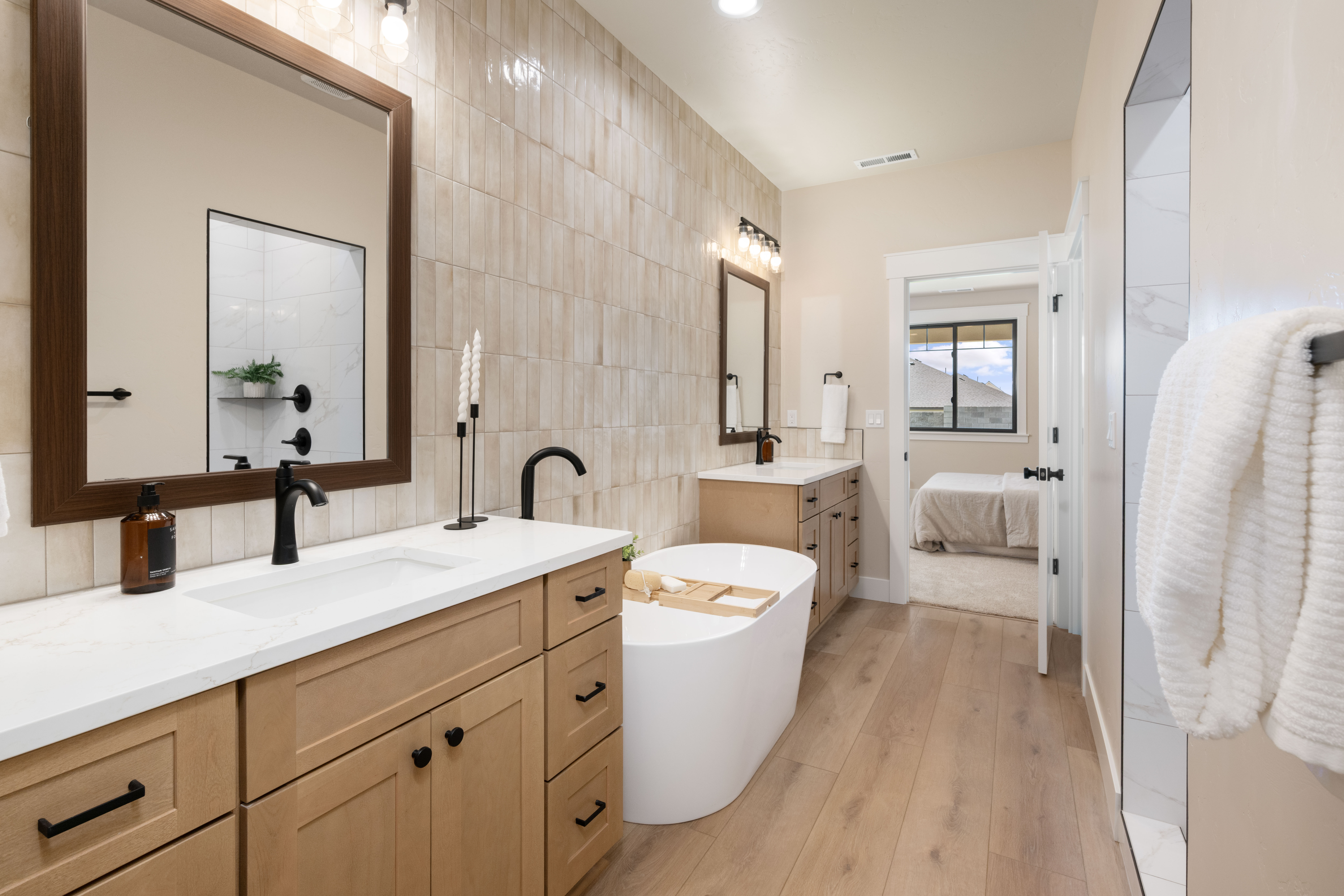  Brand new rambler with bonus room/ South Richland - 物件實景