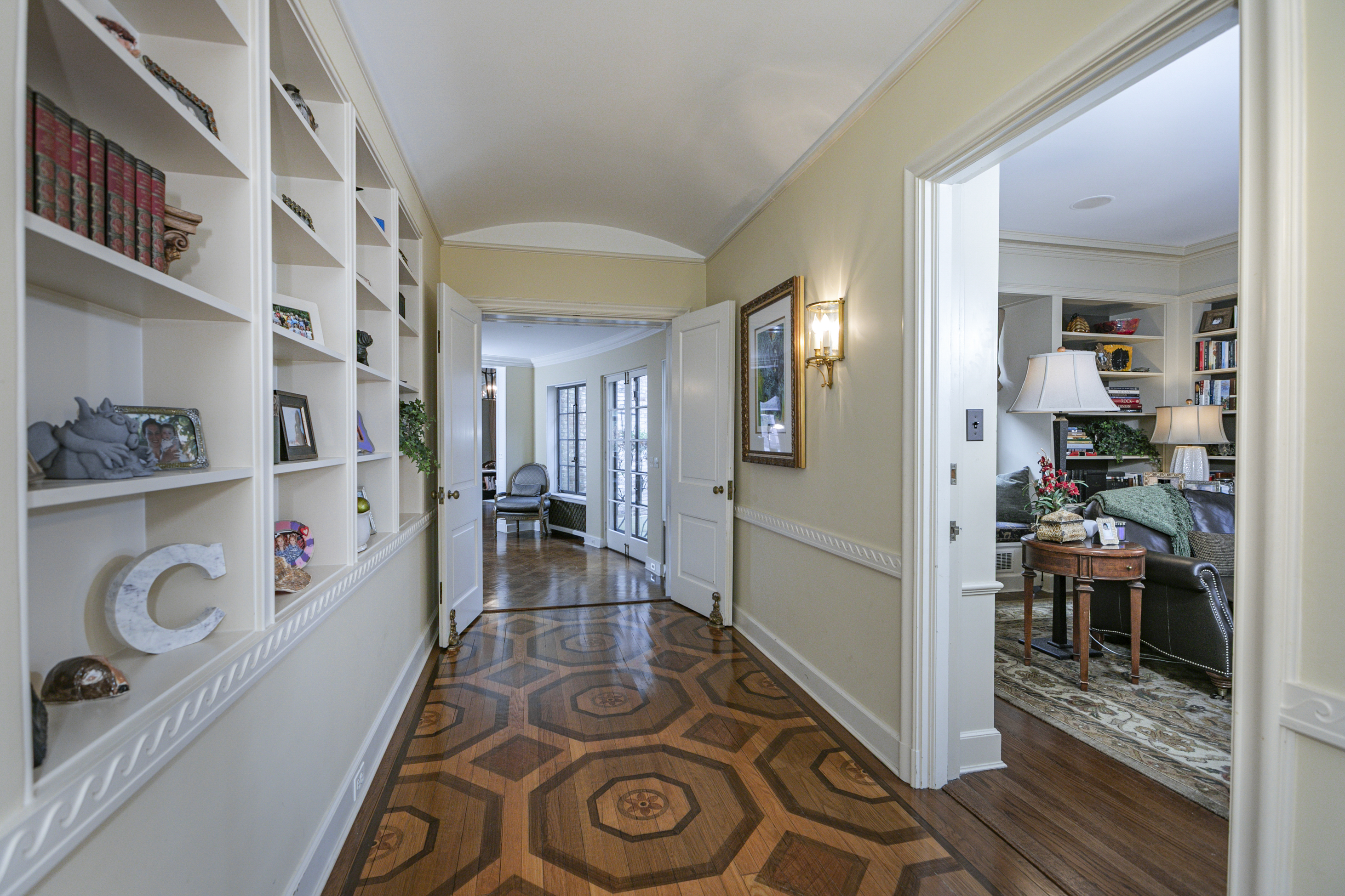  Iconic 1930s Princeton Estate with Pool, Home Theater, and Acreage - 物件實景