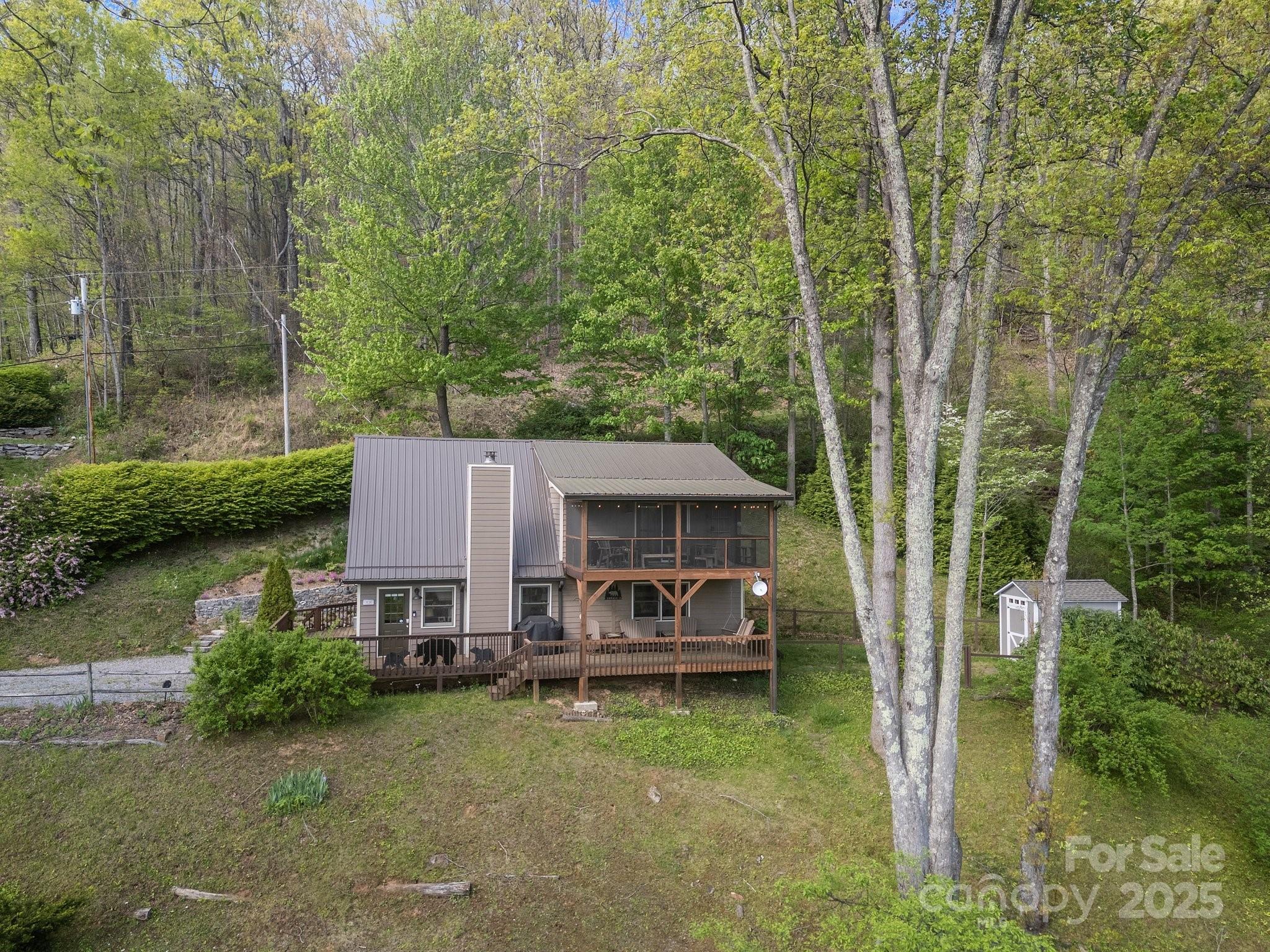 Waynesville, North Carolina, 28785, United States, 3 Bedrooms Bedrooms, ,2 BathroomsBathrooms,Residential,For Sale,1793601