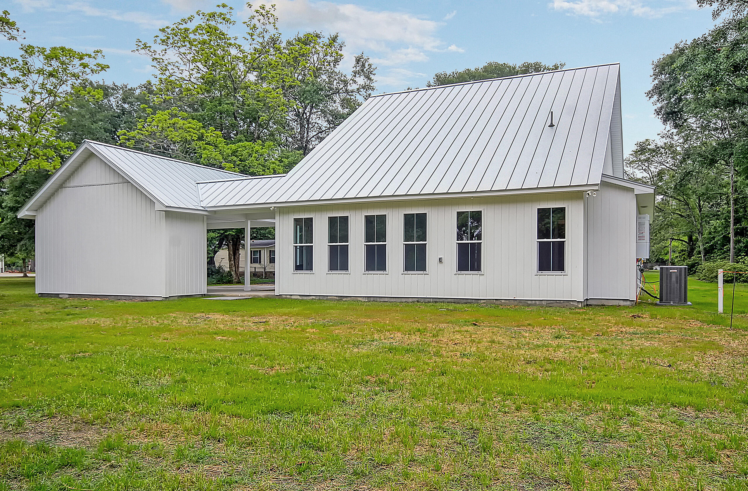 Huger, South Carolina, 29450, United States, 2 Bedrooms Bedrooms, ,2 BathroomsBathrooms,Residential,For Sale,1891141
