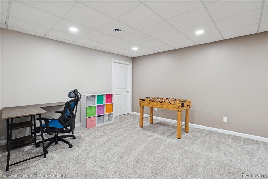 Highland, Michigan, 48357, United States, 4 Bedrooms Bedrooms, ,4 BathroomsBathrooms,Residential,For Sale,2003066