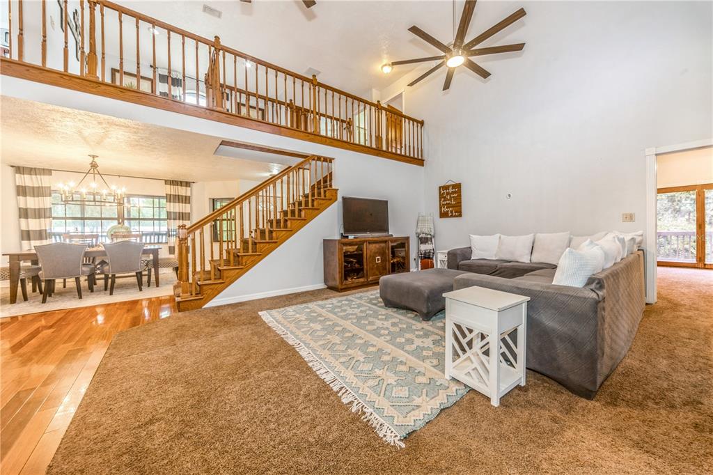 Dover, Florida, 33527, United States, 5 Bedrooms Bedrooms, ,3 BathroomsBathrooms,Residential,For Sale,1948421