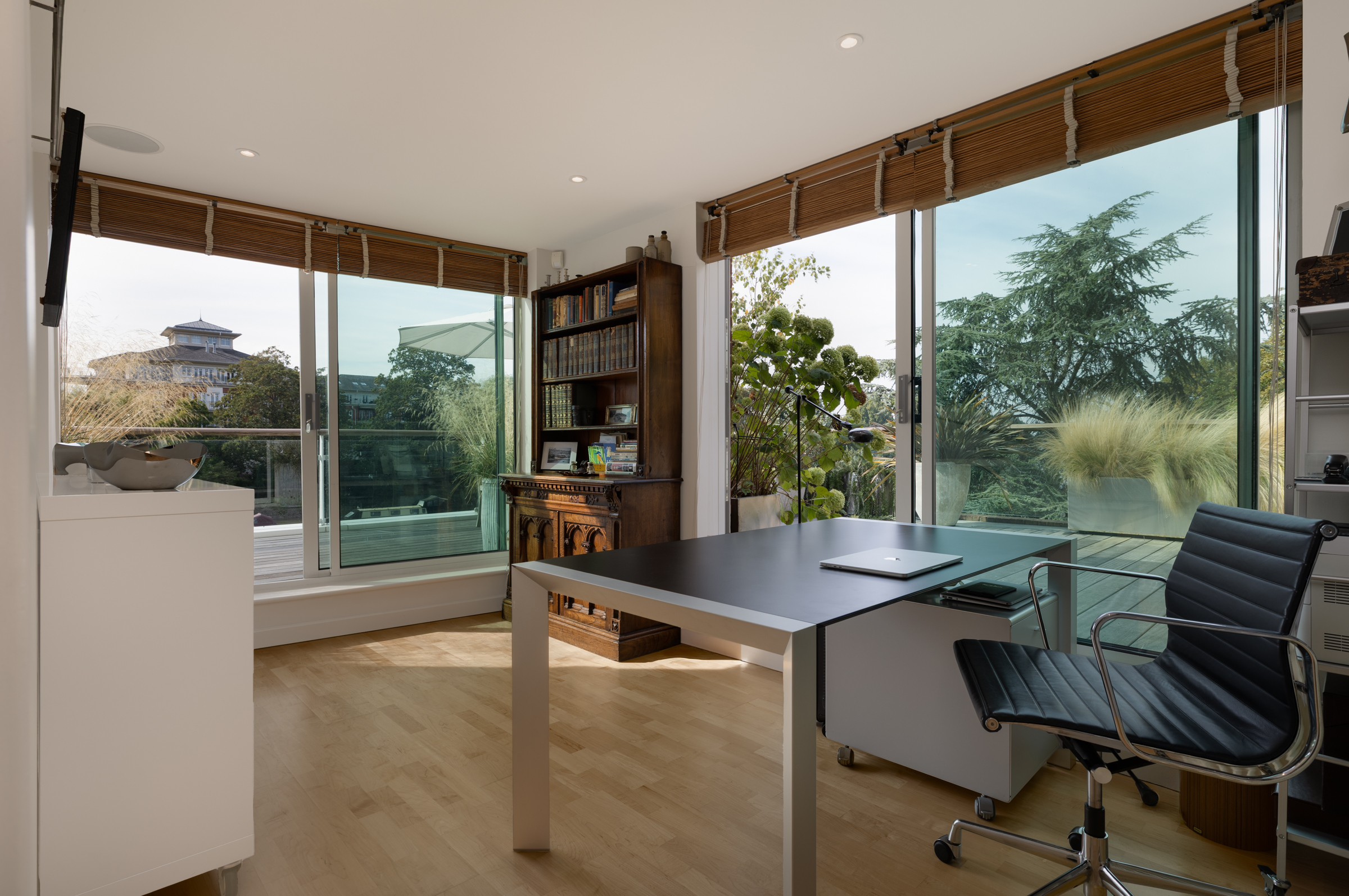  A Riverside Richmond Apartment with a Vast Wraparound Terrace - 物件實景