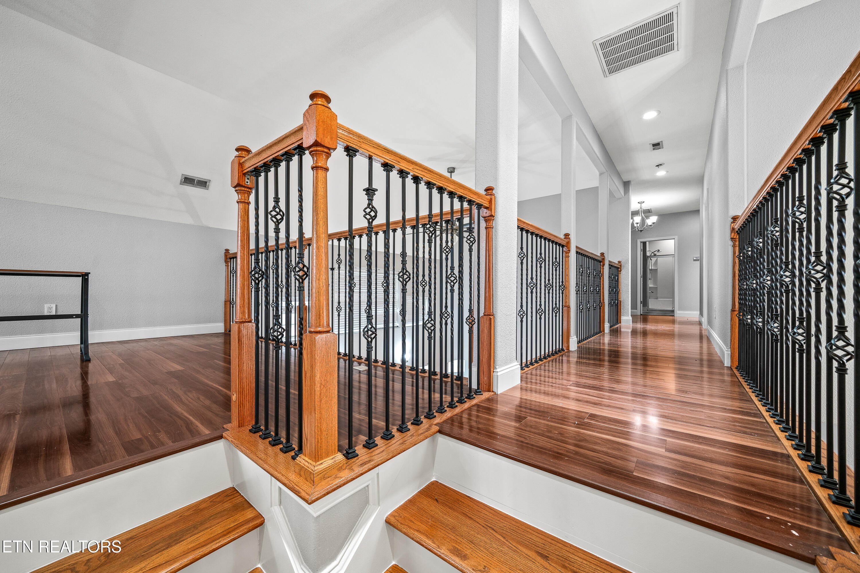 39 N Riverview Ln., Crossville, Tennessee, 38555, United States, 5 Bedrooms Bedrooms, ,5 BathroomsBathrooms,Residential,For Sale,39 N Riverview Ln.,1654091