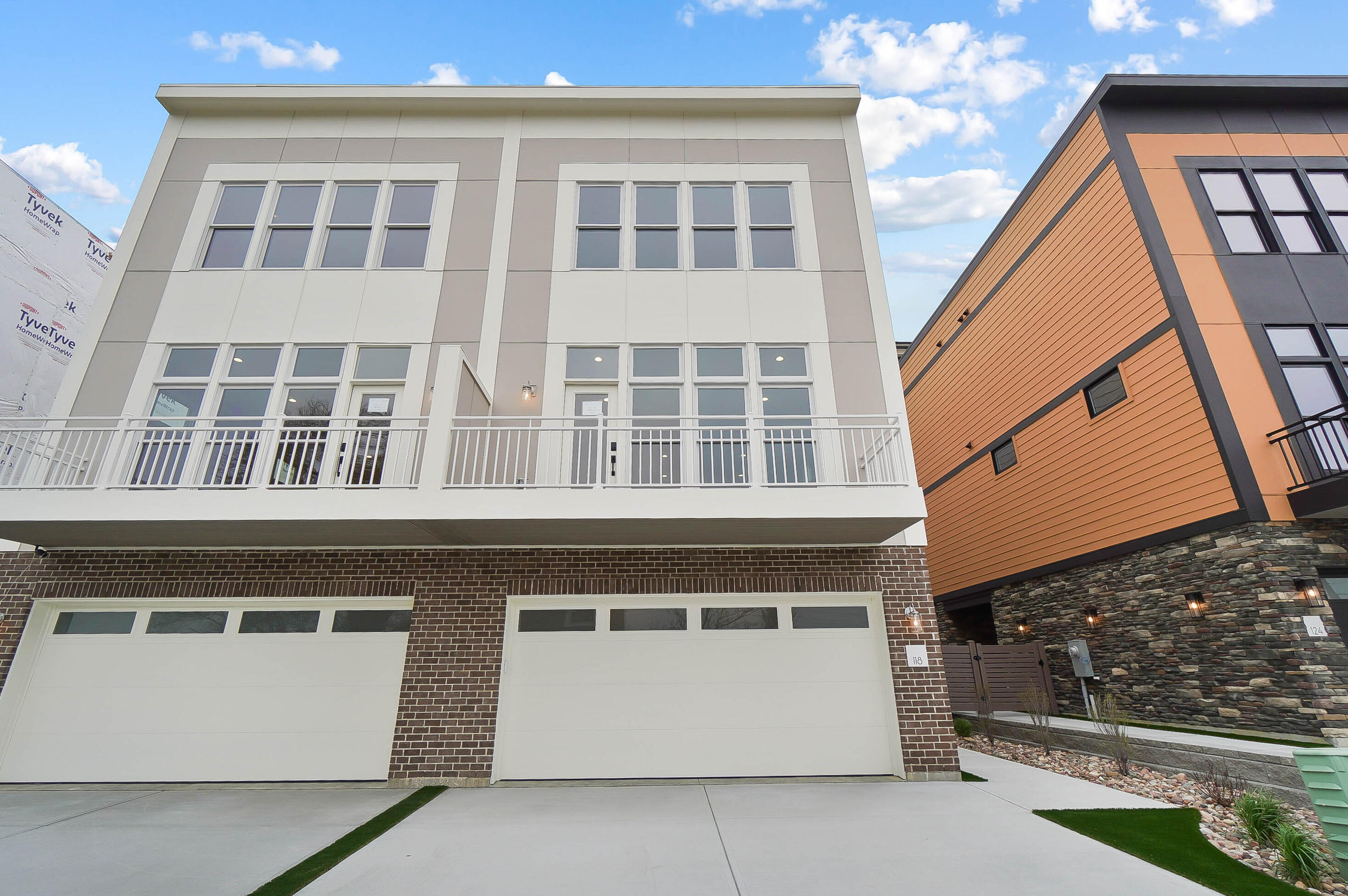 Newport, Kentucky, 41071, United States, 3 Bedrooms Bedrooms, ,4 BathroomsBathrooms,Residential,For Sale,1786326