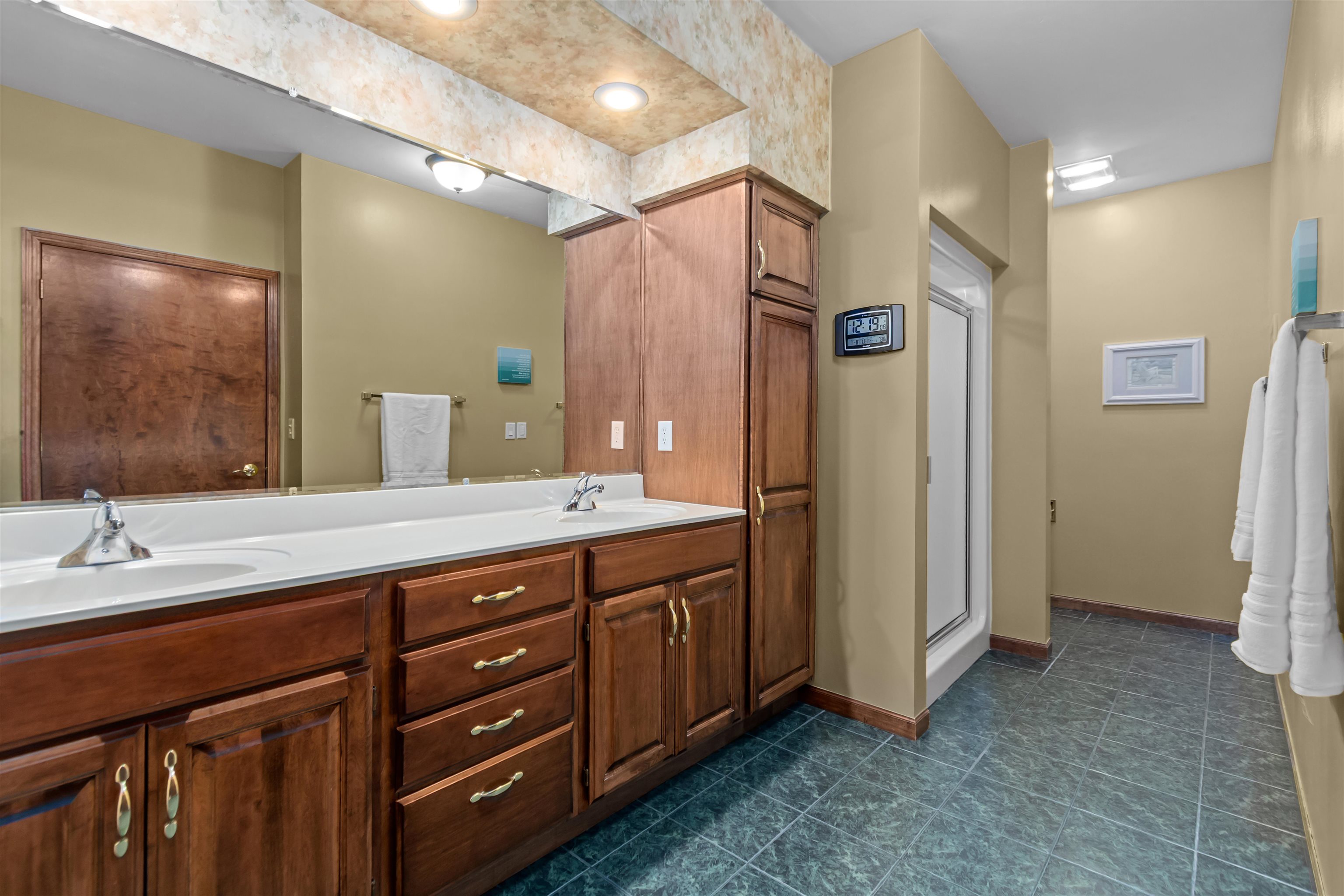 Menasha, Wisconsin, 54952, United States, 3 Bedrooms Bedrooms, ,3 BathroomsBathrooms,Residential,For Sale,1981265