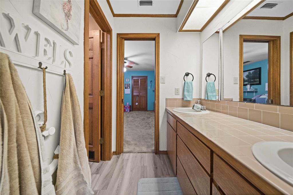 Jacksonville, Texas, 75766, United States, 6 Bedrooms Bedrooms, ,4 BathroomsBathrooms,Residential,For Sale,1992148