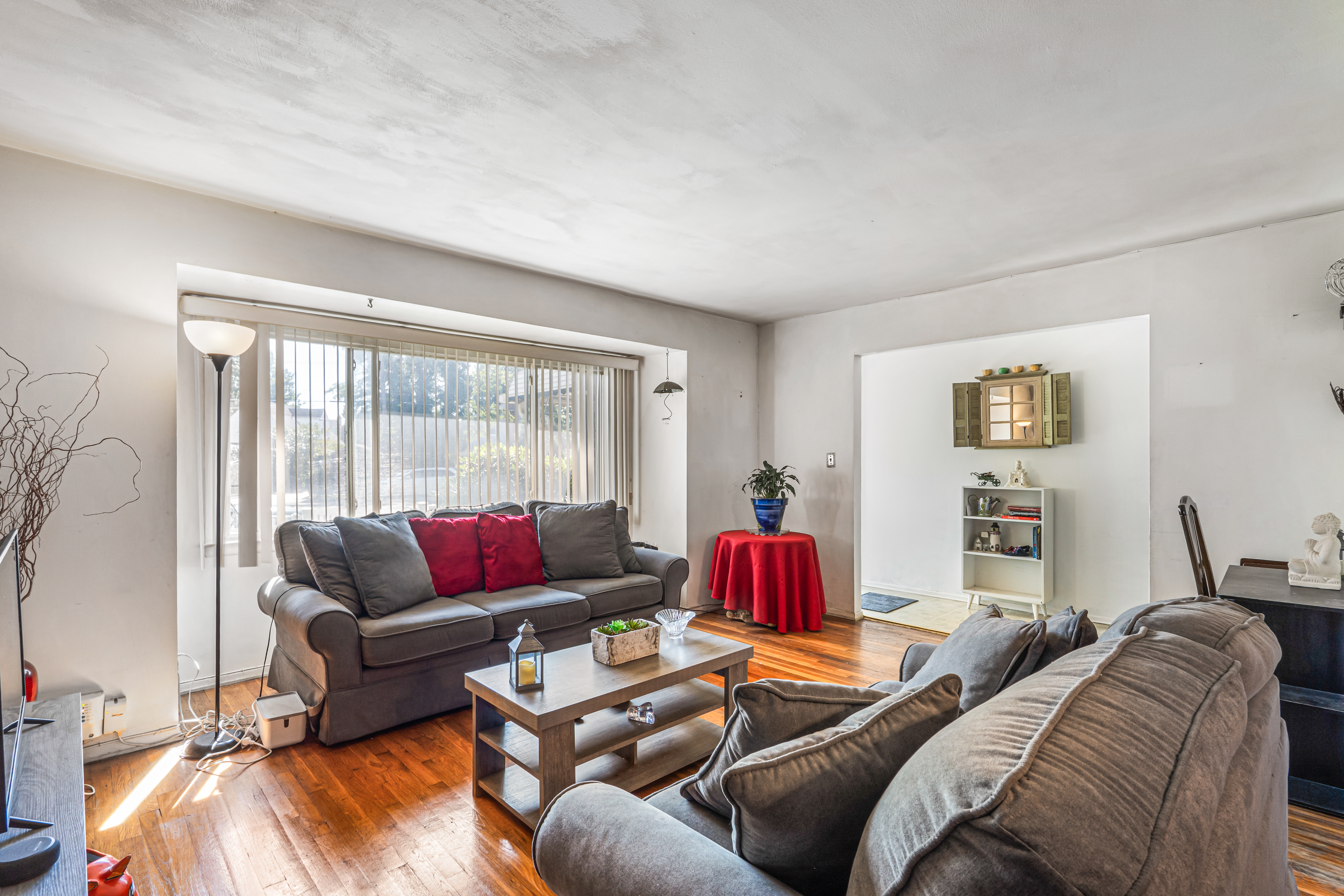  221-51 Braddock Avenue, Queens Village, NY, 11427 - 物件實景
