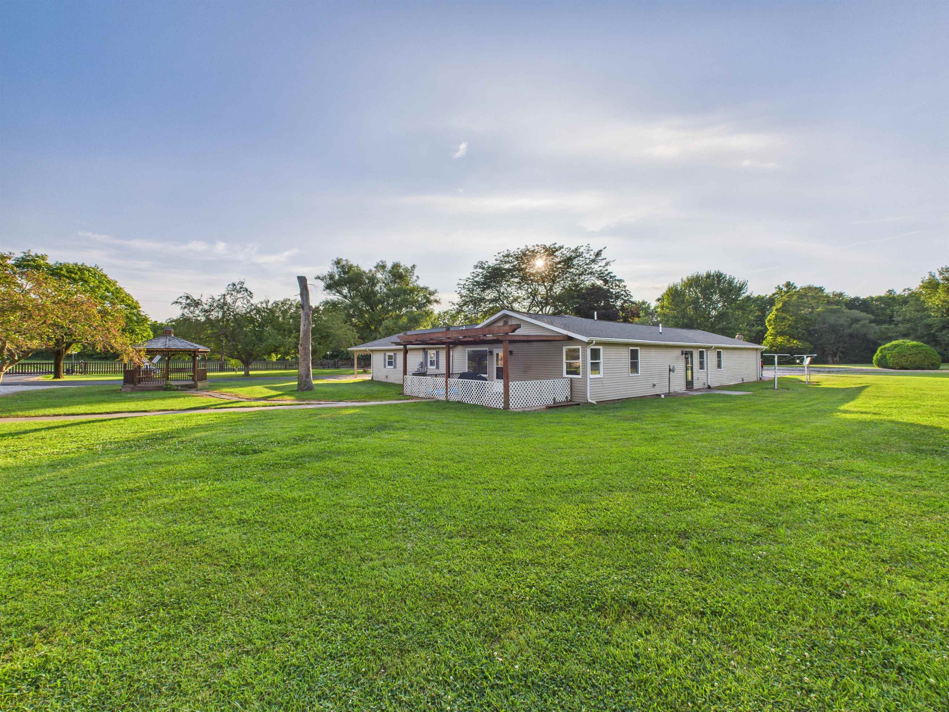 Markle, Indiana, 46770, United States, 3 Bedrooms Bedrooms, ,3 BathroomsBathrooms,Residential,For Sale,1925804