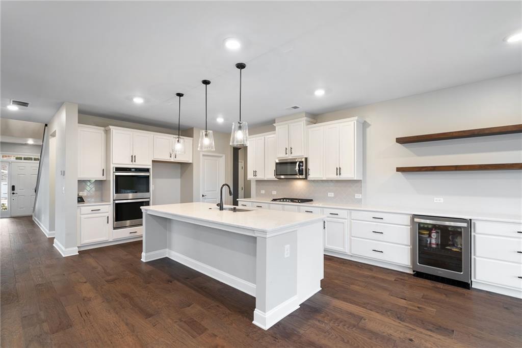 Buford, Georgia, 30519, United States, 5 Bedrooms Bedrooms, ,4 BathroomsBathrooms,Residential,For Sale,1896602