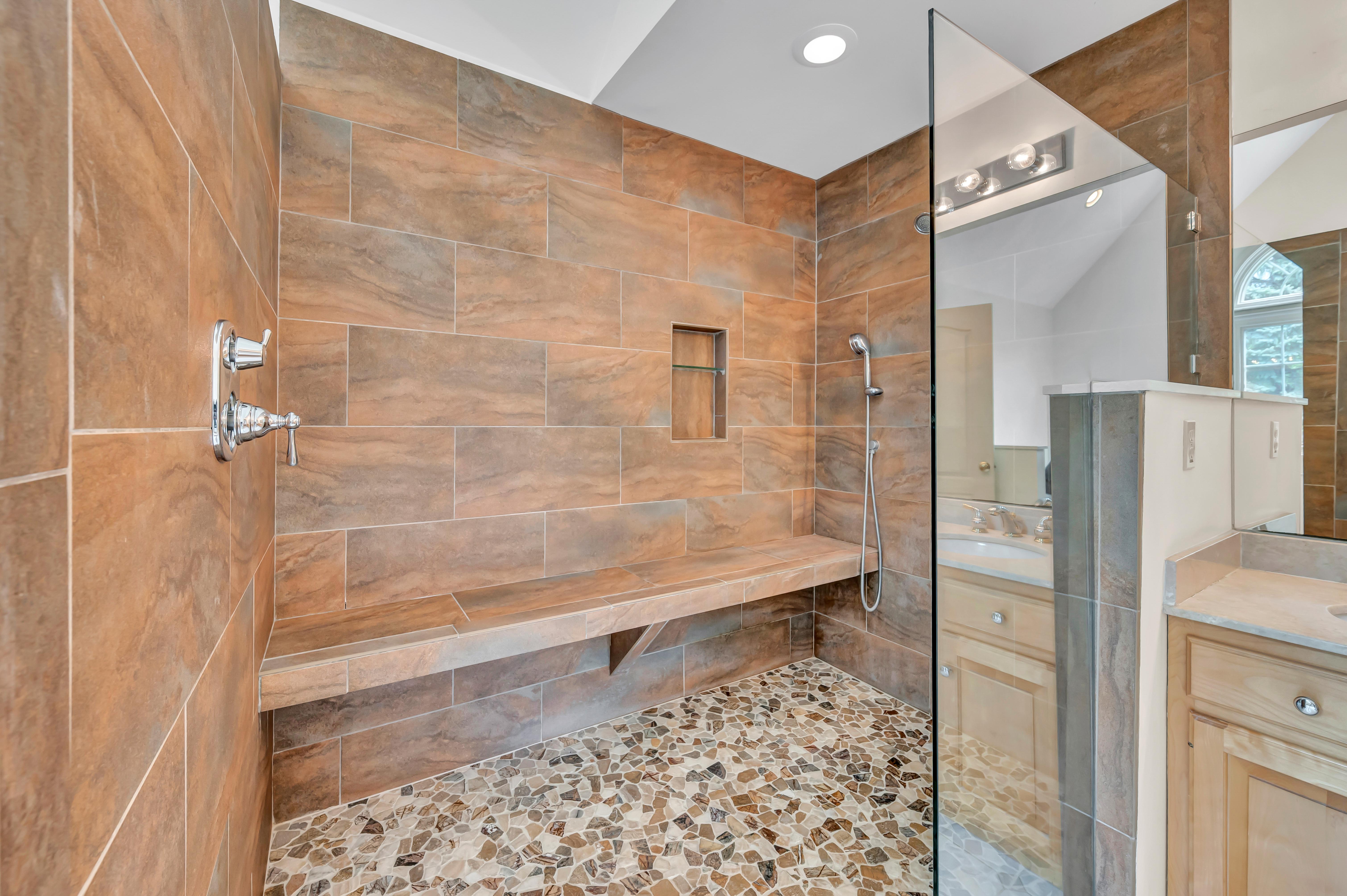  Majestic Custom Colonial - 物件實景