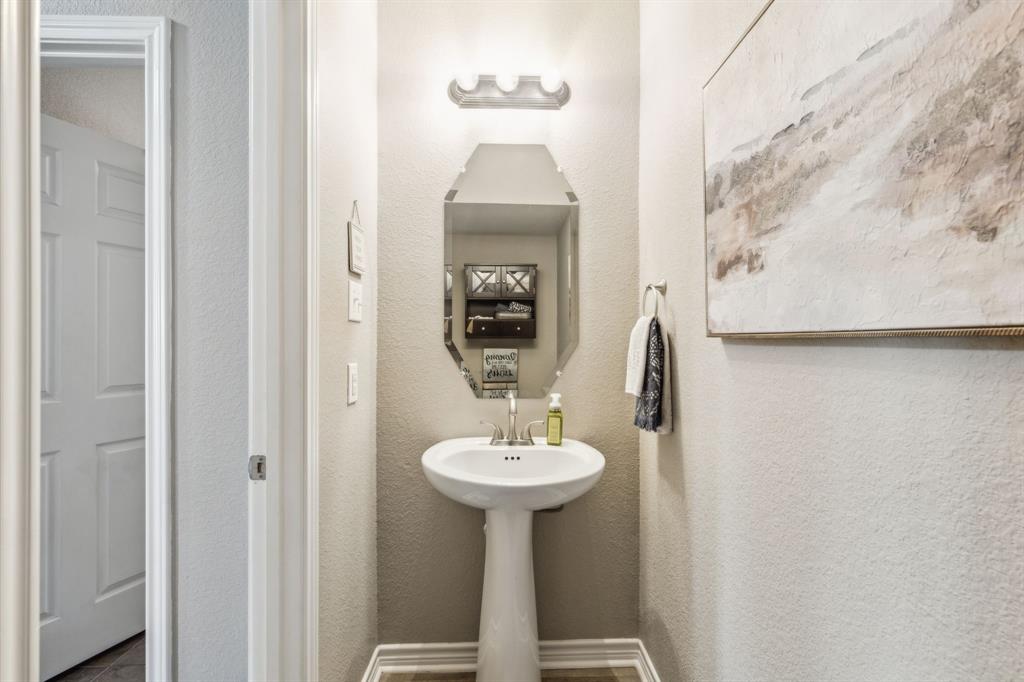 Celina, Texas, 75009, United States, 6 Bedrooms Bedrooms, ,4 BathroomsBathrooms,Residential,For Sale,1962402