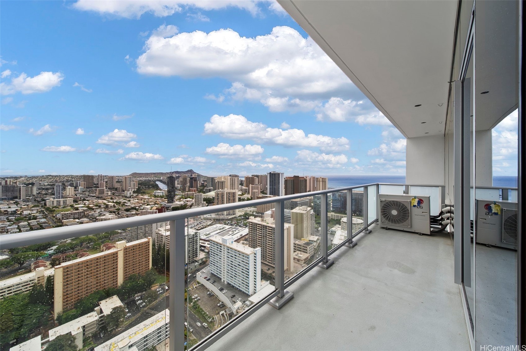 Honolulu, Hawaii, 96814, United States, 2 Bedrooms Bedrooms, ,2 BathroomsBathrooms,Residential,For Sale,2003184