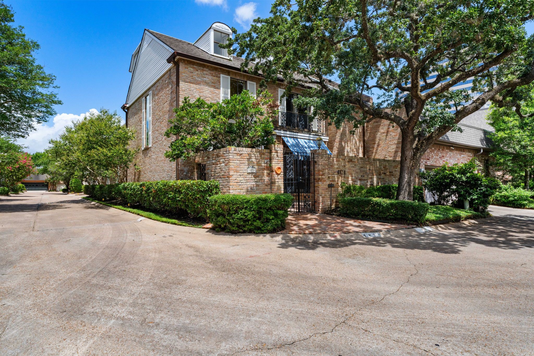  4876 Post Oak Timber Drive - 物件實景