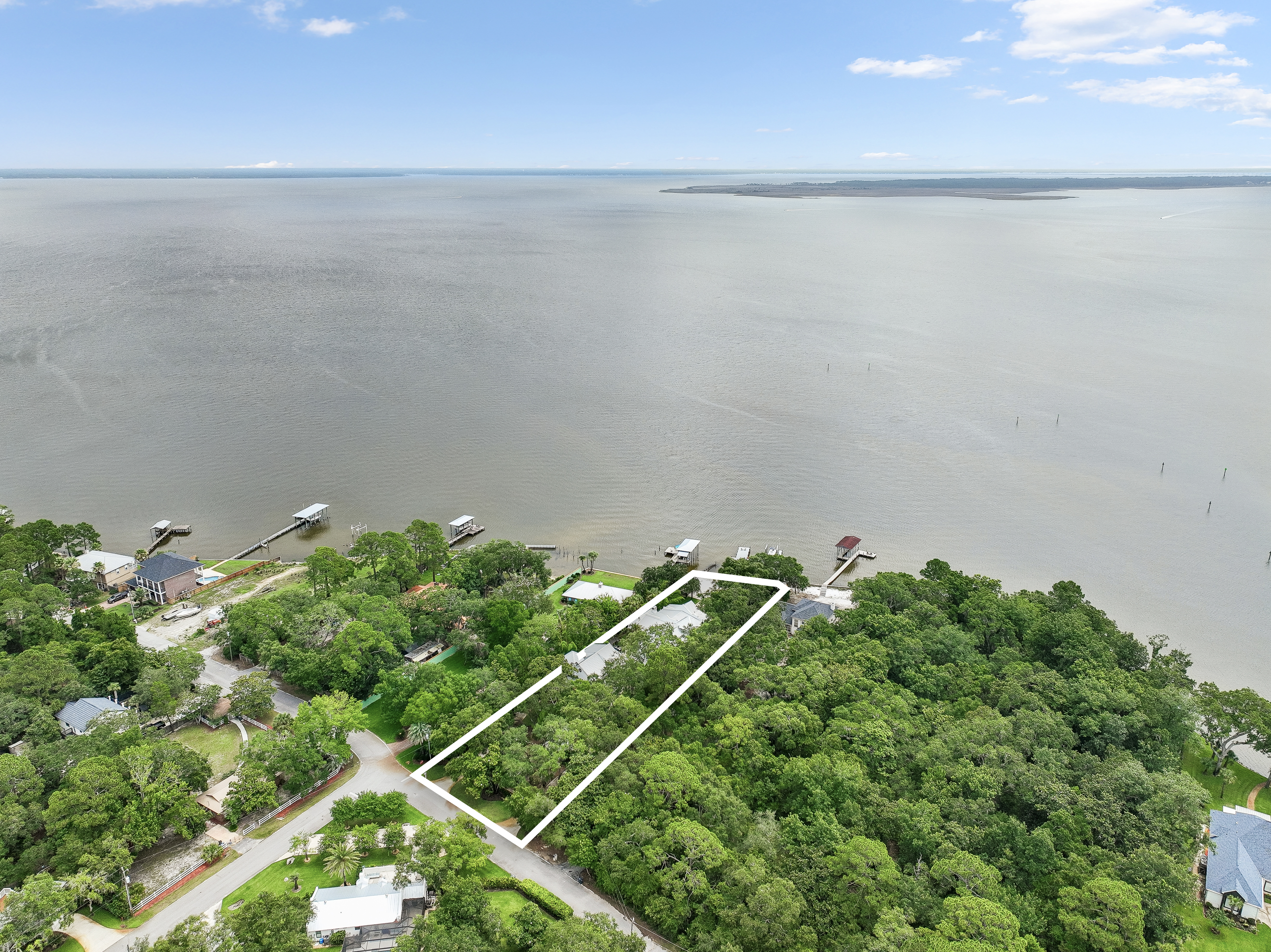 Private Bayfront Estate with Deep Water Dock and Sandy Beach - 物件實景