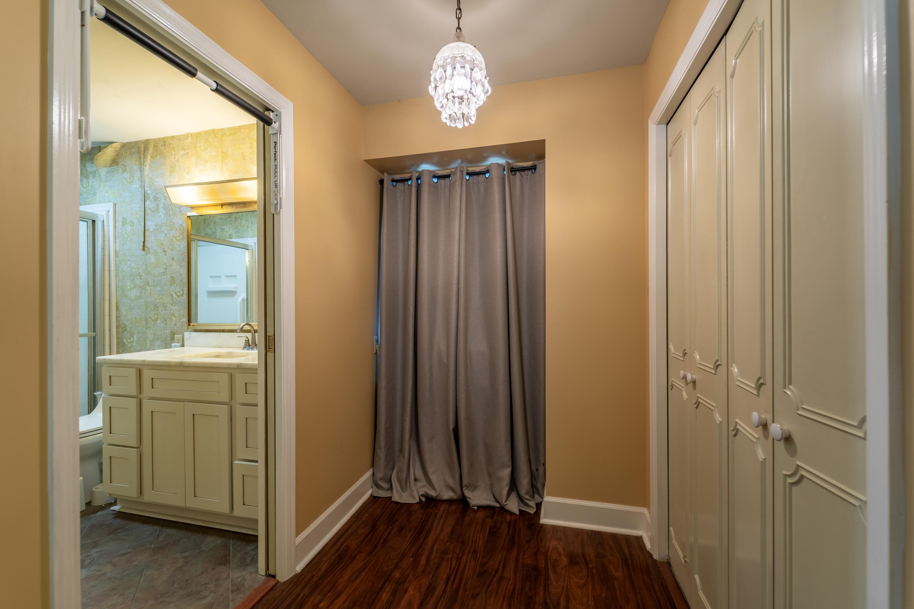 Lexington, Kentucky, 40502, United States, 4 Bedrooms Bedrooms, ,4 BathroomsBathrooms,Residential,For Sale,1976316