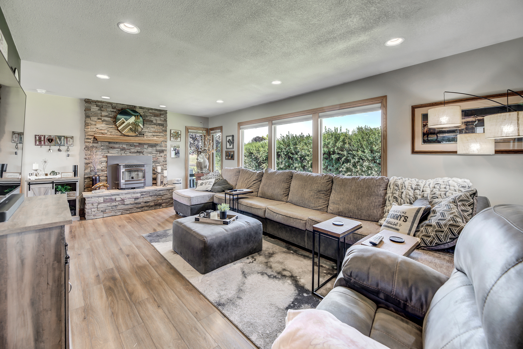 Helena, Montana, 59602, United States, 4 Bedrooms Bedrooms, ,3 BathroomsBathrooms,Residential,For Sale,1983426