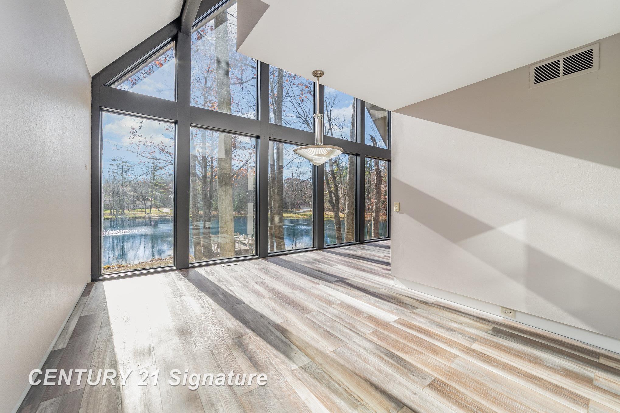 Saginaw, Michigan, 48609, United States, 4 Bedrooms Bedrooms, ,3 BathroomsBathrooms,Residential,For Sale,1994235